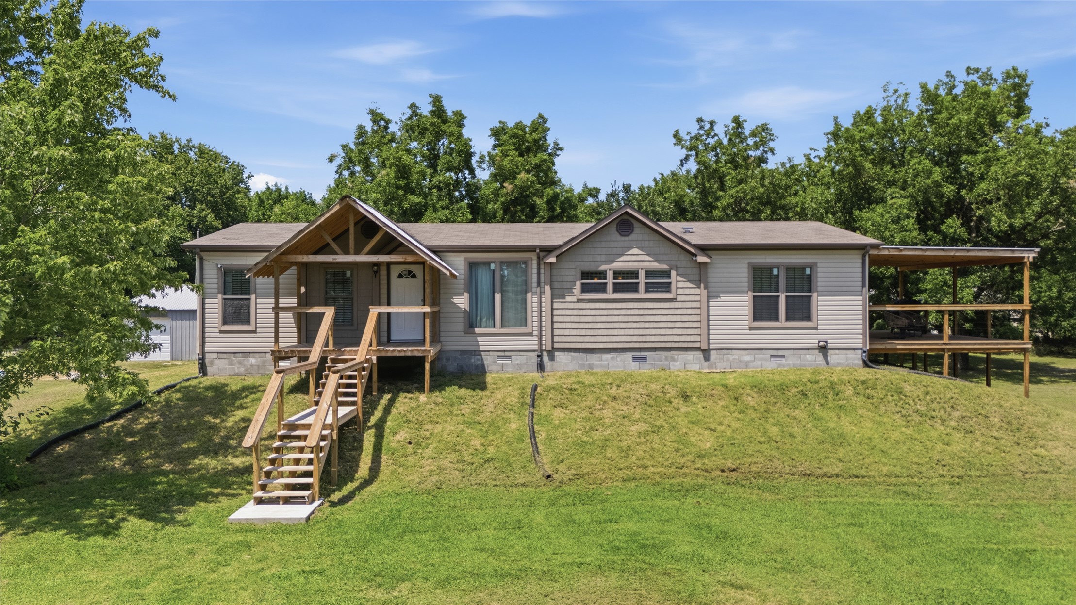 17225 E 640 Road Property Photo 1