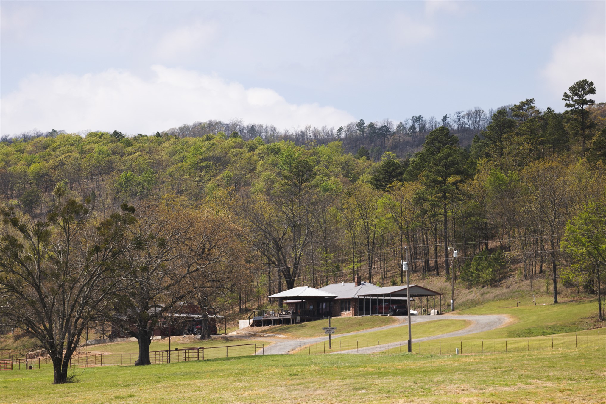 452533 E 1627 Road Property Photo 2
