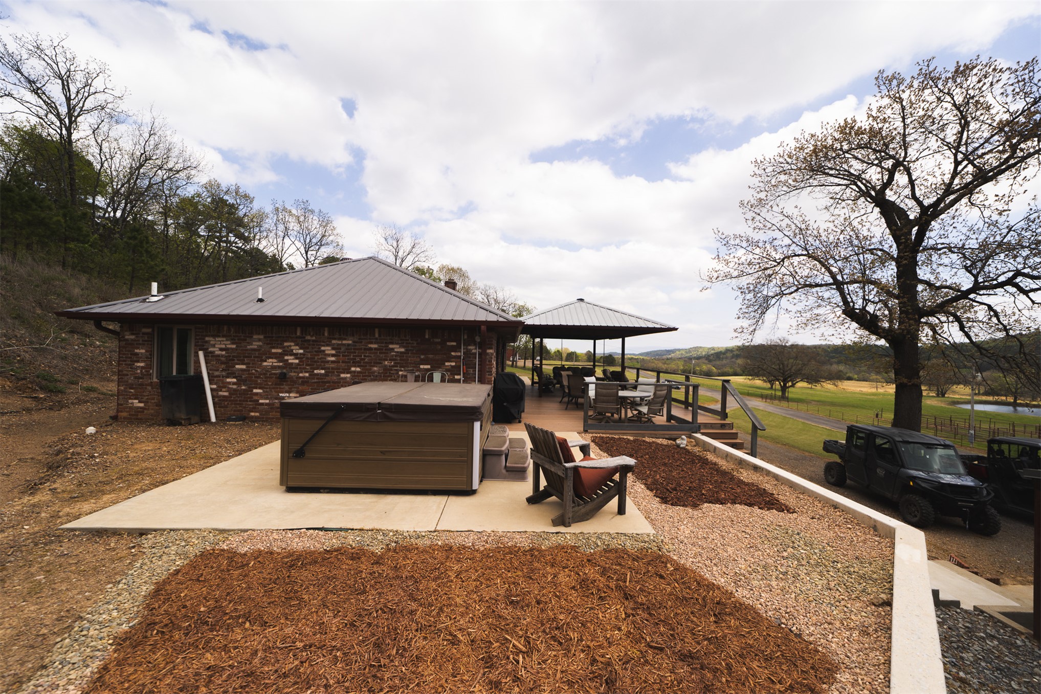 452533 E 1627 Road Property Photo 4