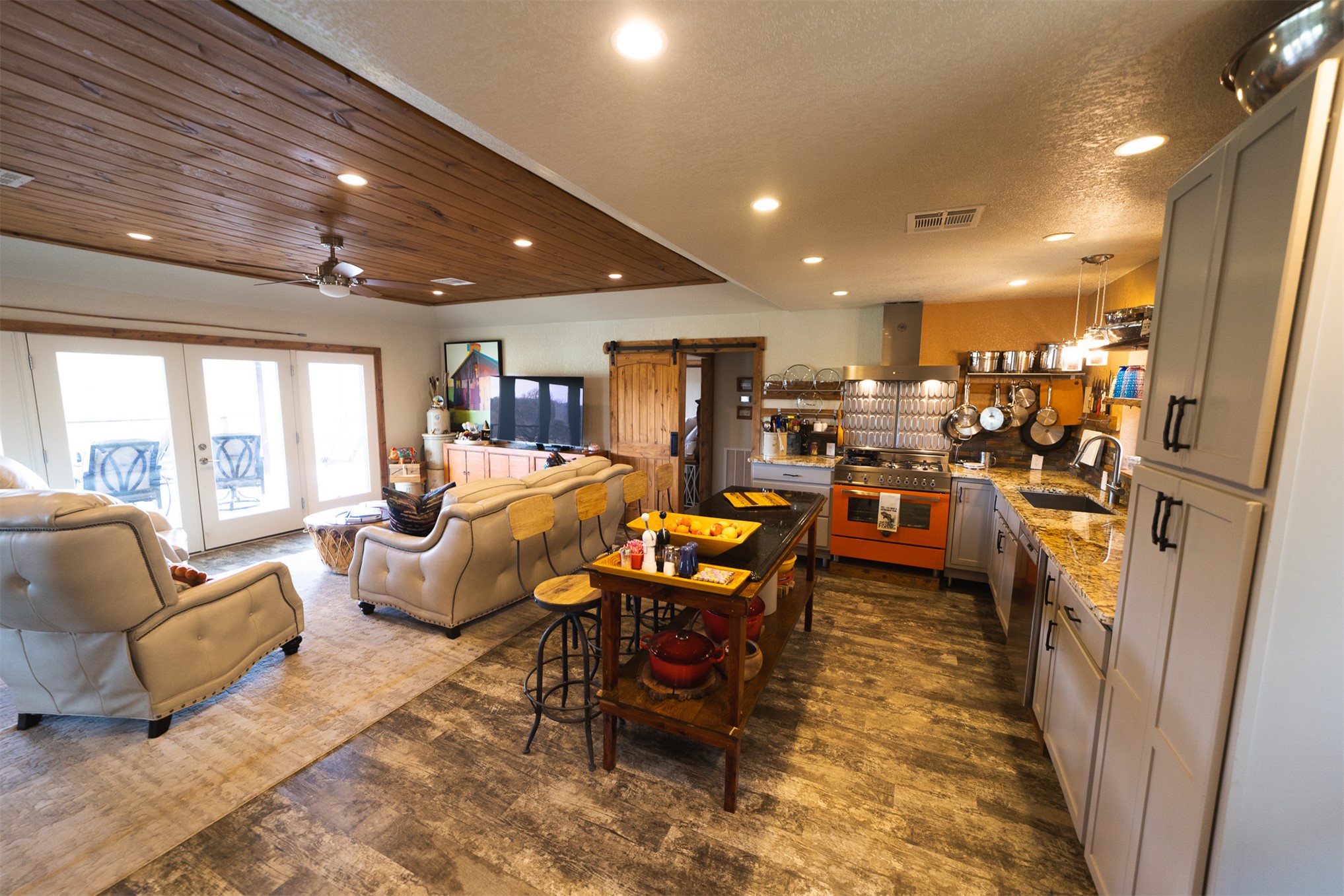452533 E 1627 Road Property Photo 5