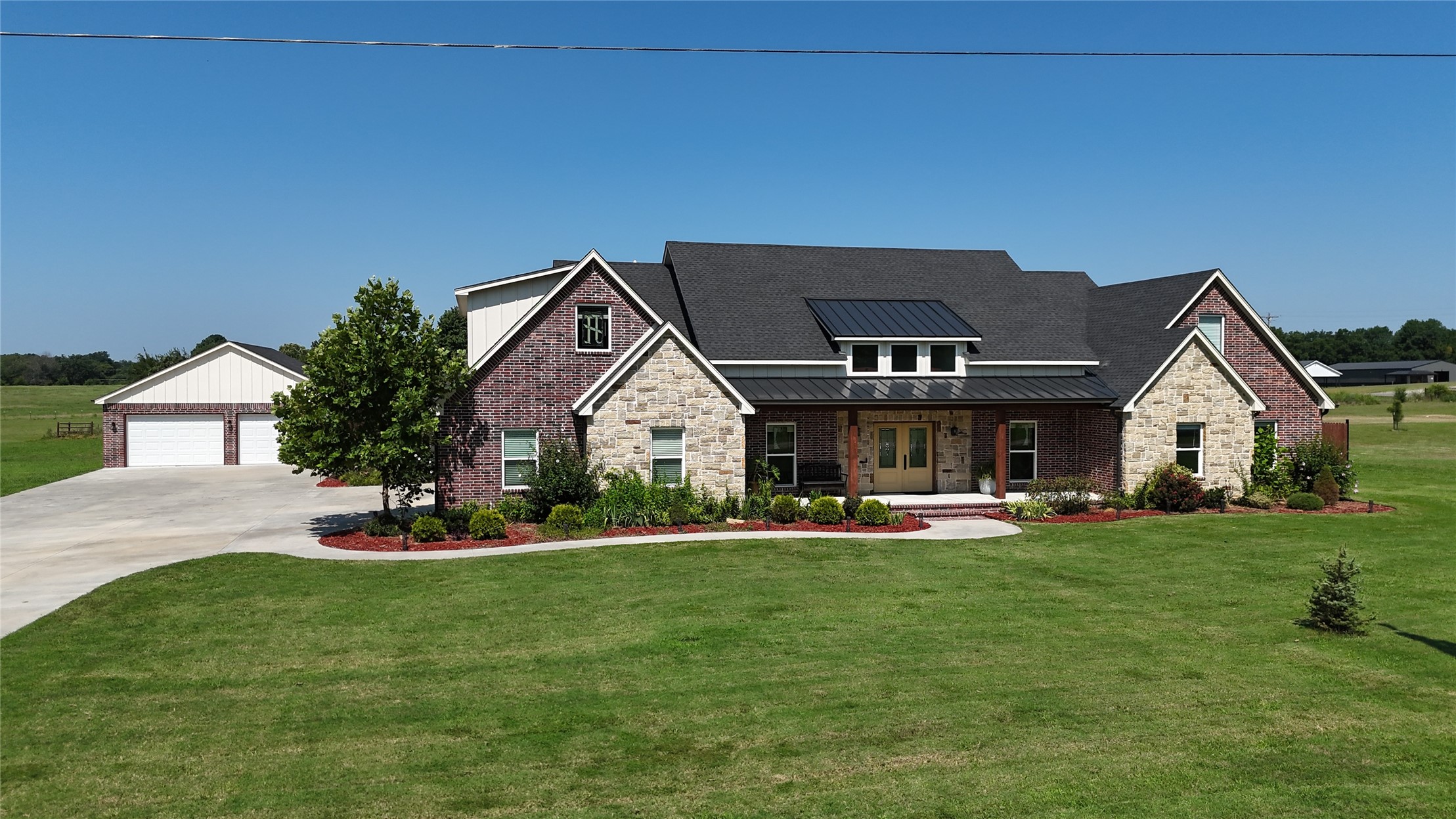 1515 N County Line Road Property Photo 2