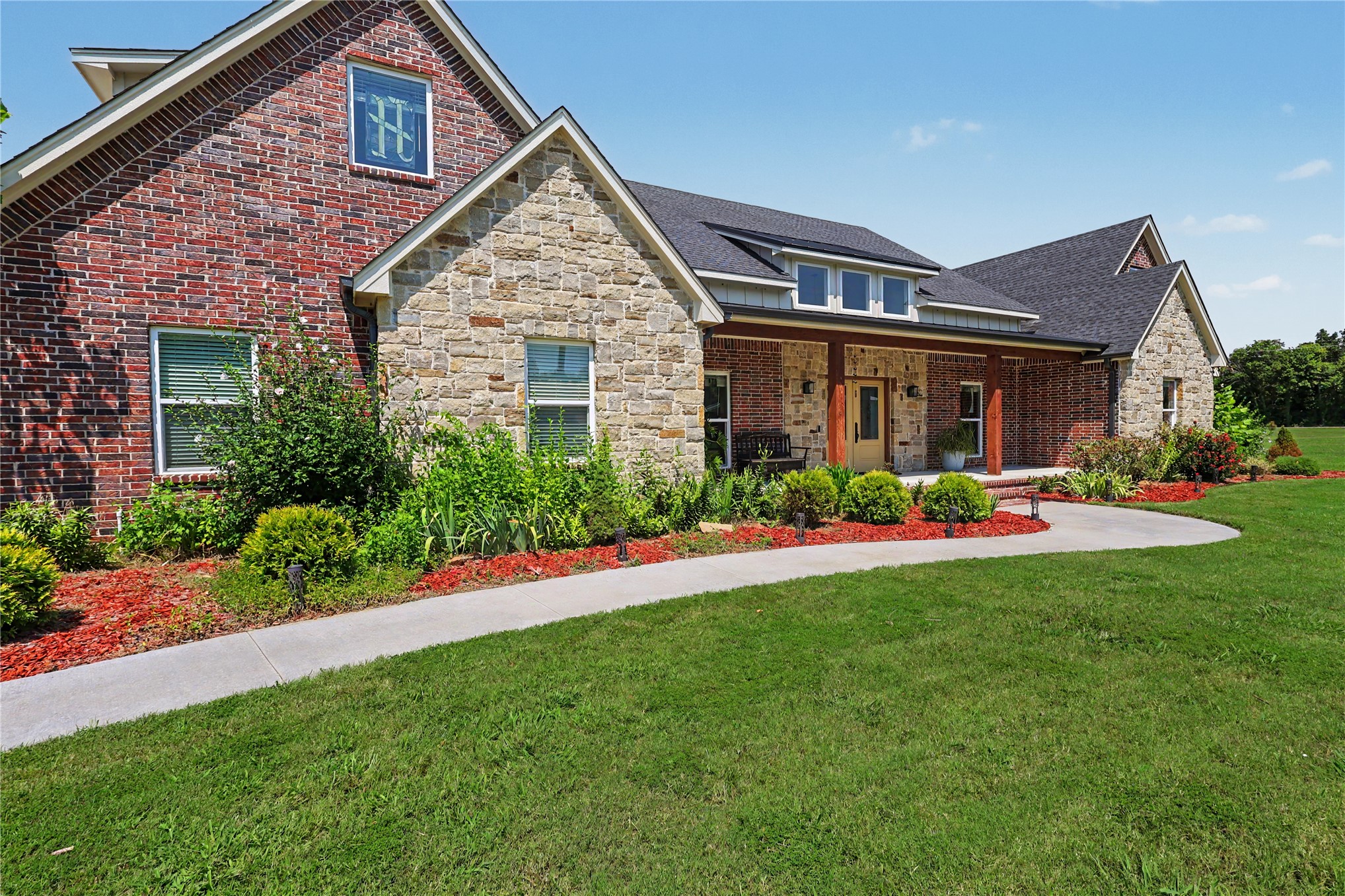 1515 N County Line Road Property Photo 4