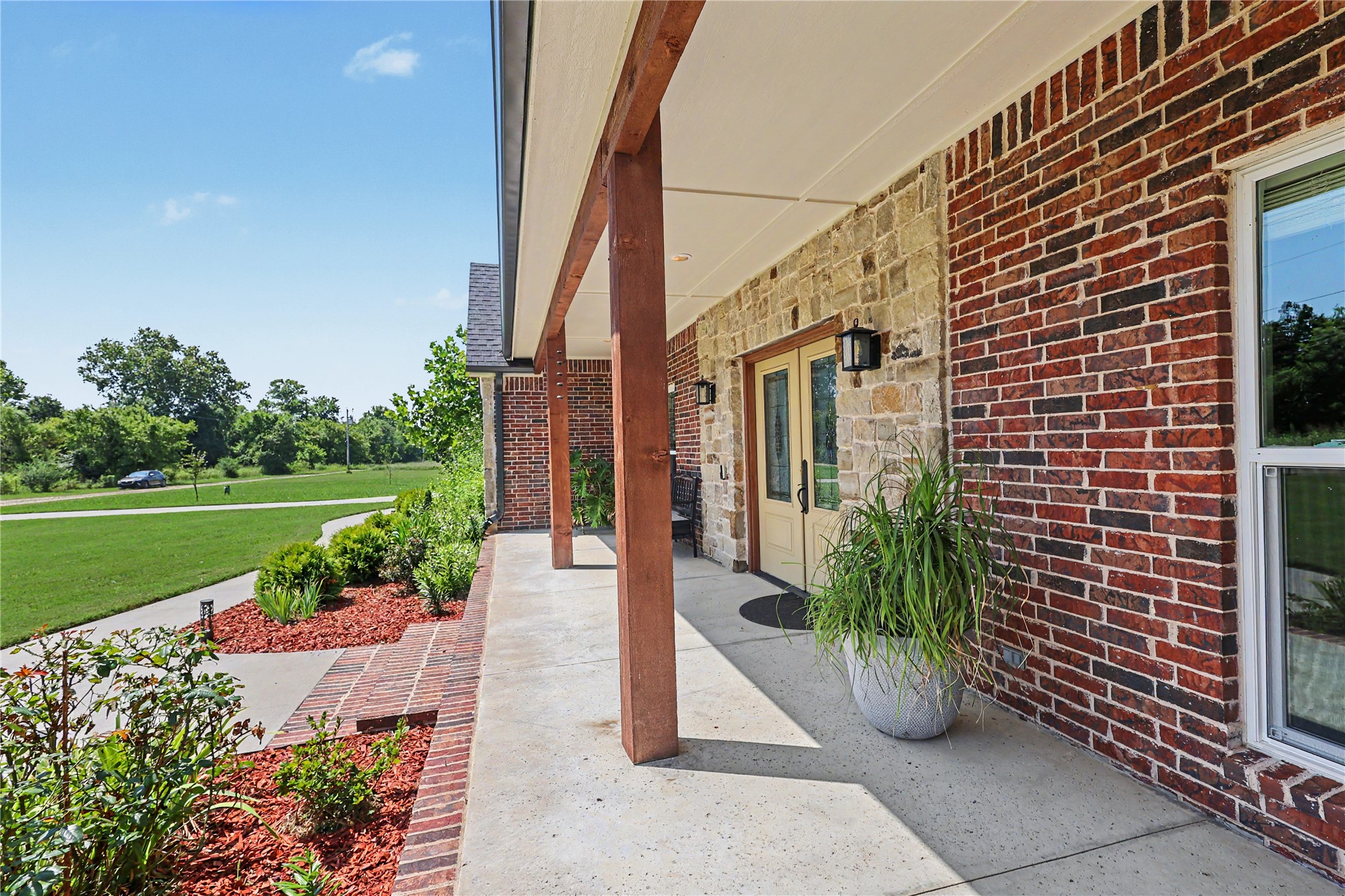 1515 N County Line Road Property Photo 7