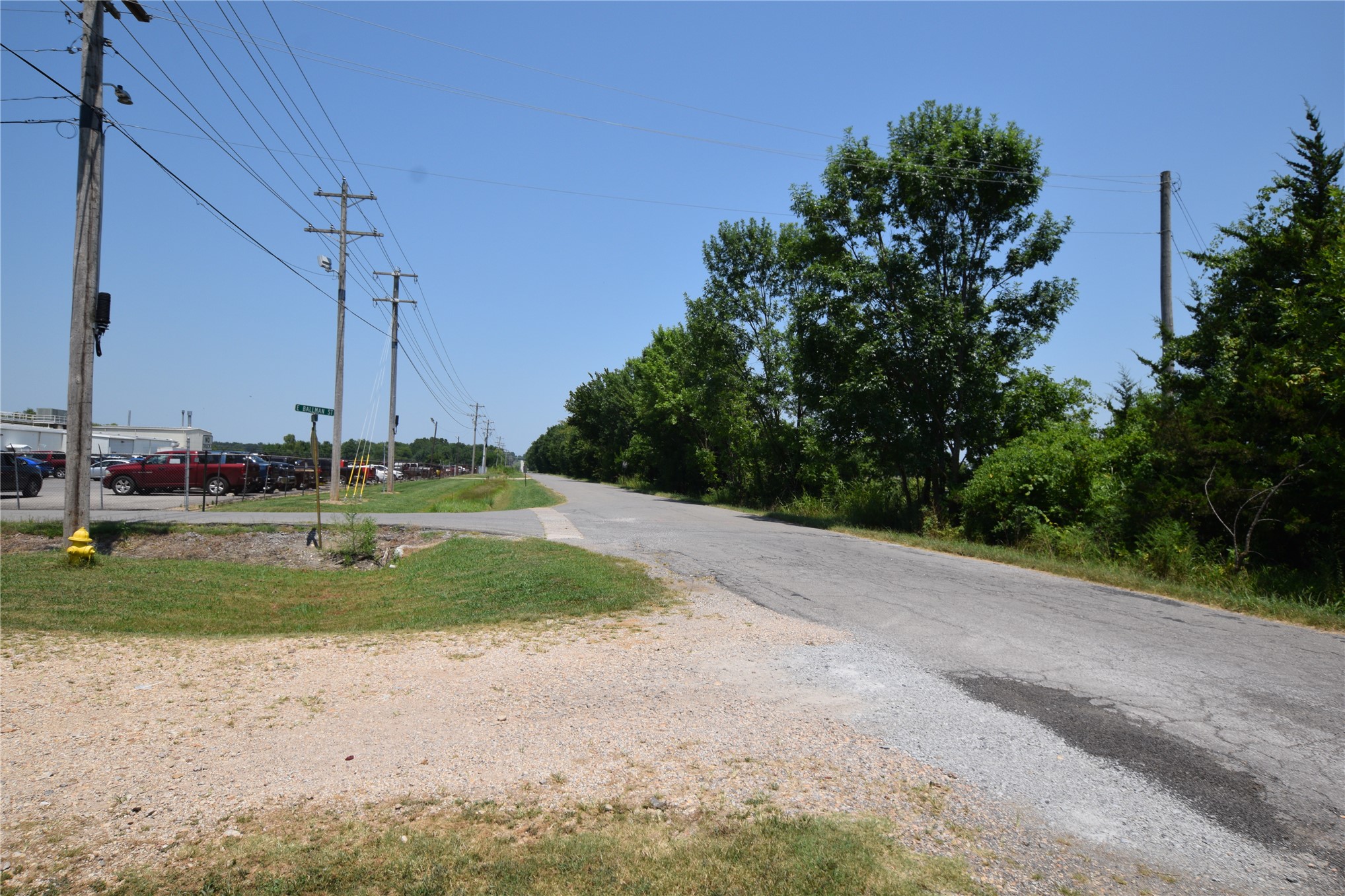 1382 N First Street Property Photo 2