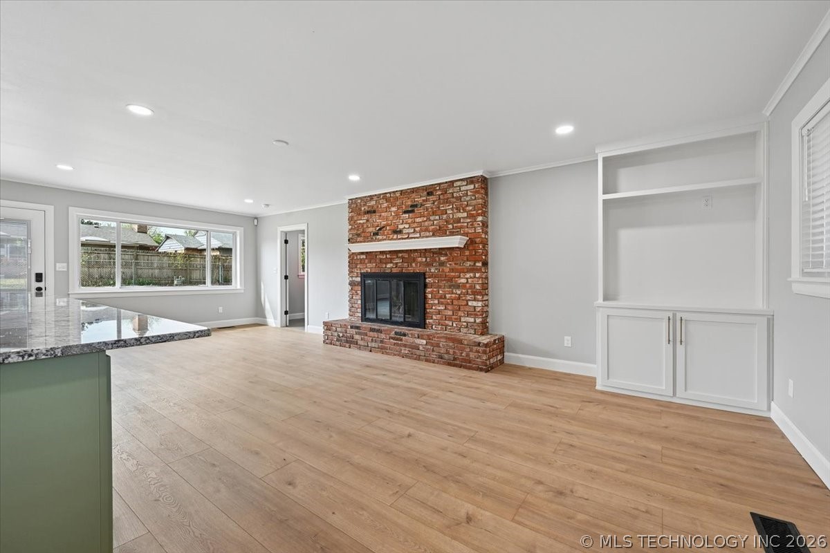 4662 E 55th Street Property Photo 6