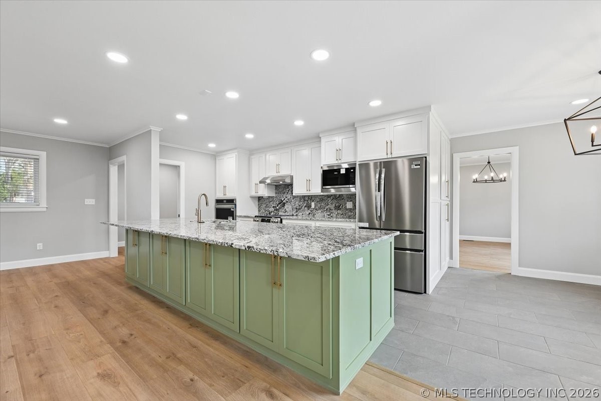 4662 E 55th Street Property Photo 13