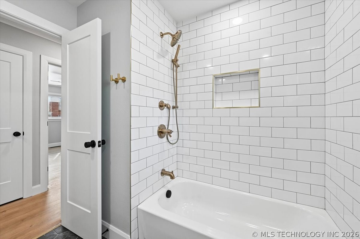 4662 E 55th Street Property Photo 44