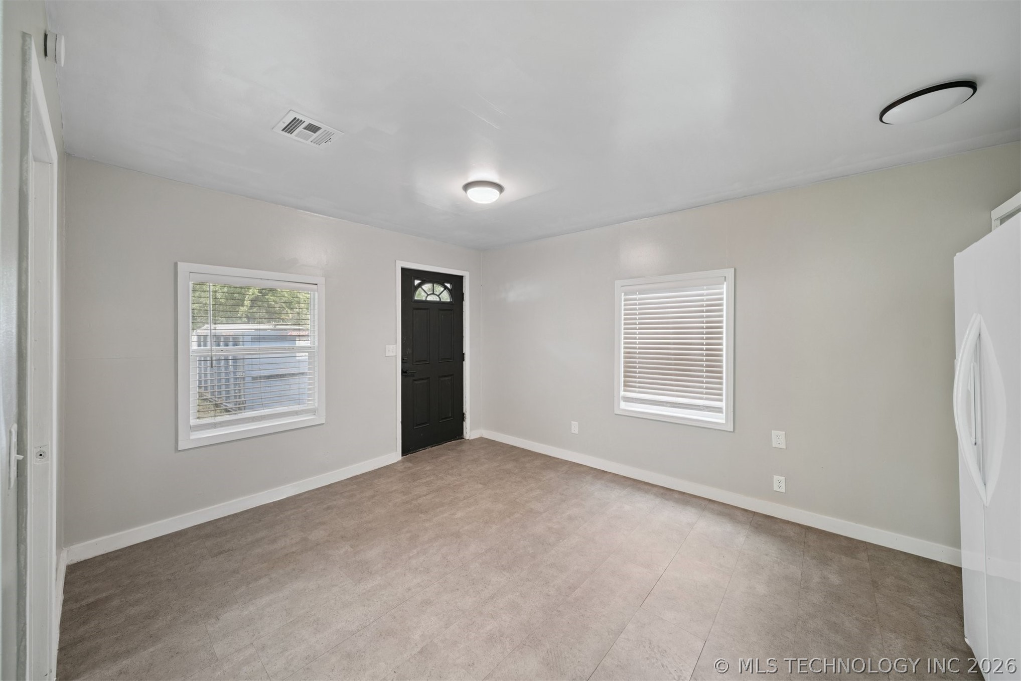 15 S Mayes Street Property Photo 3