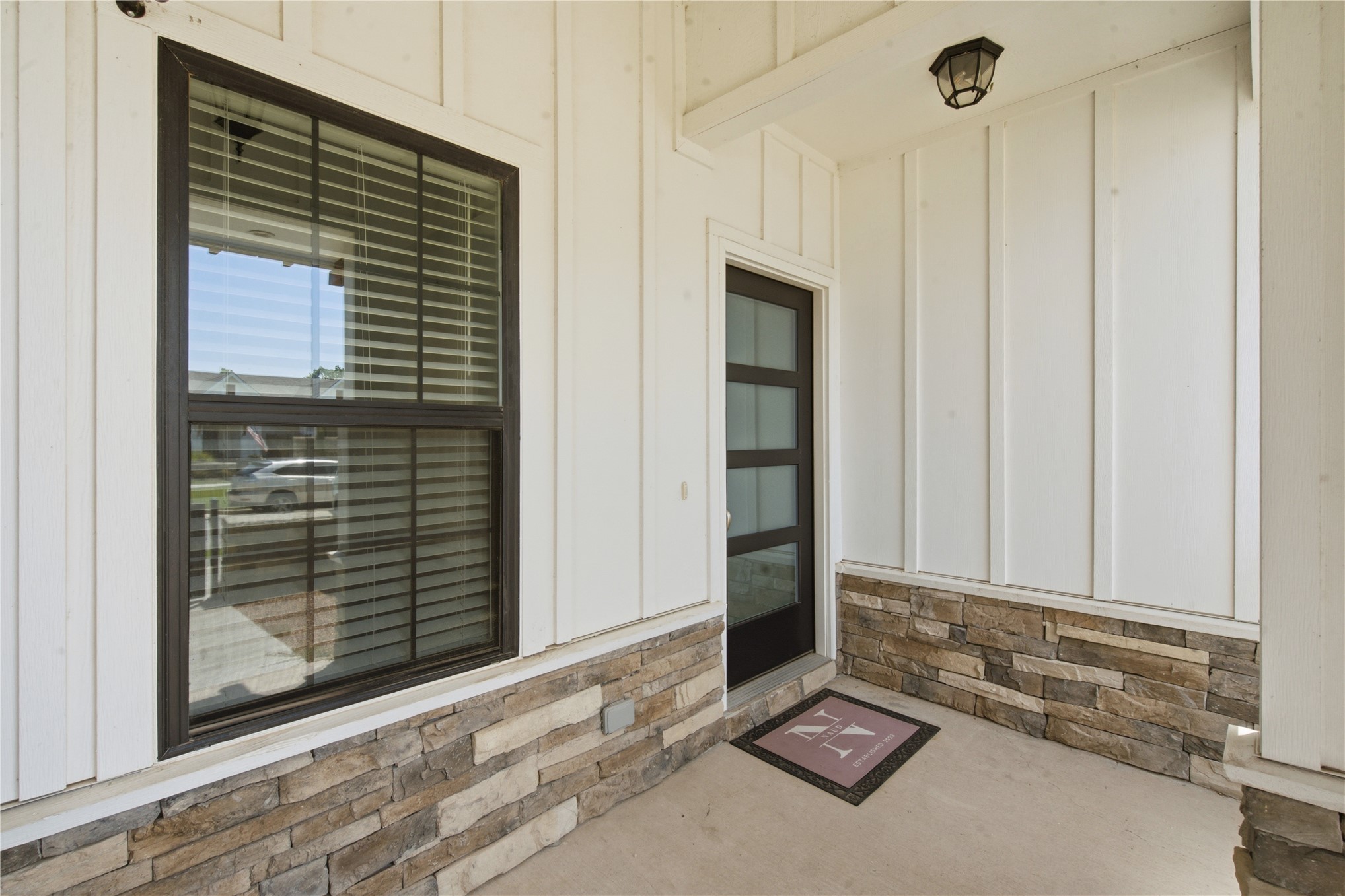 1934 W Imperial Street Property Photo 8