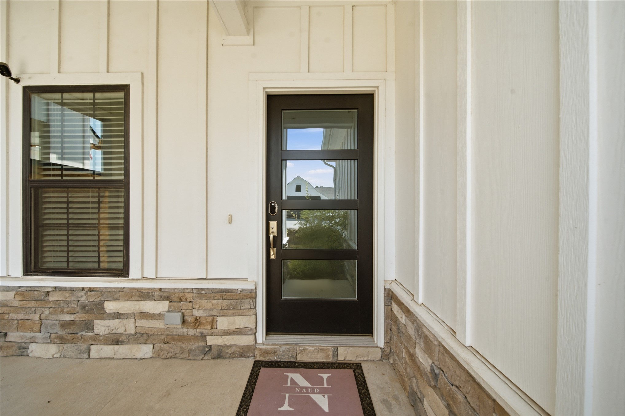 1934 W Imperial Street Property Photo 9