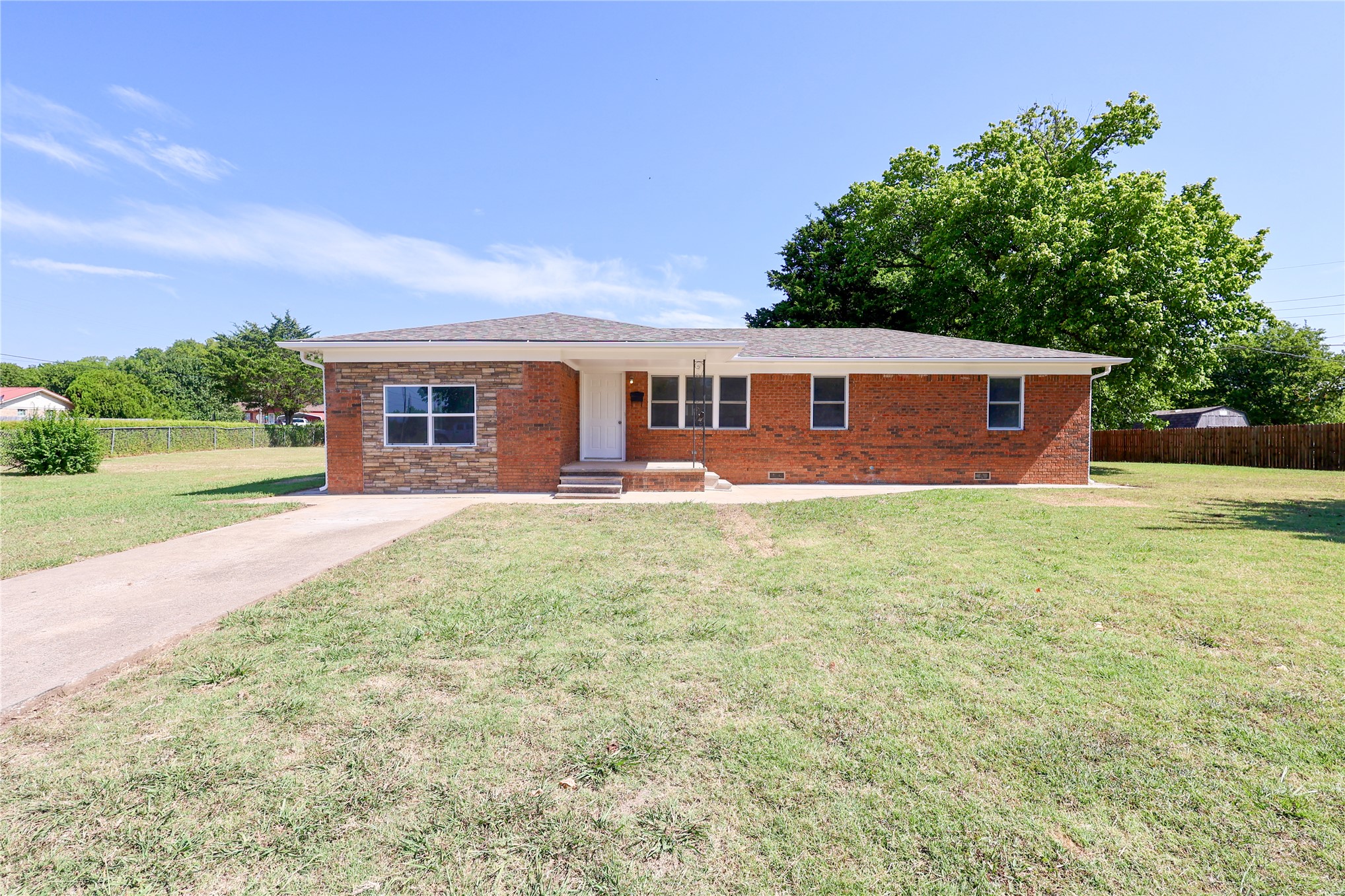 1324 Red Bud Drive Property Photo 1