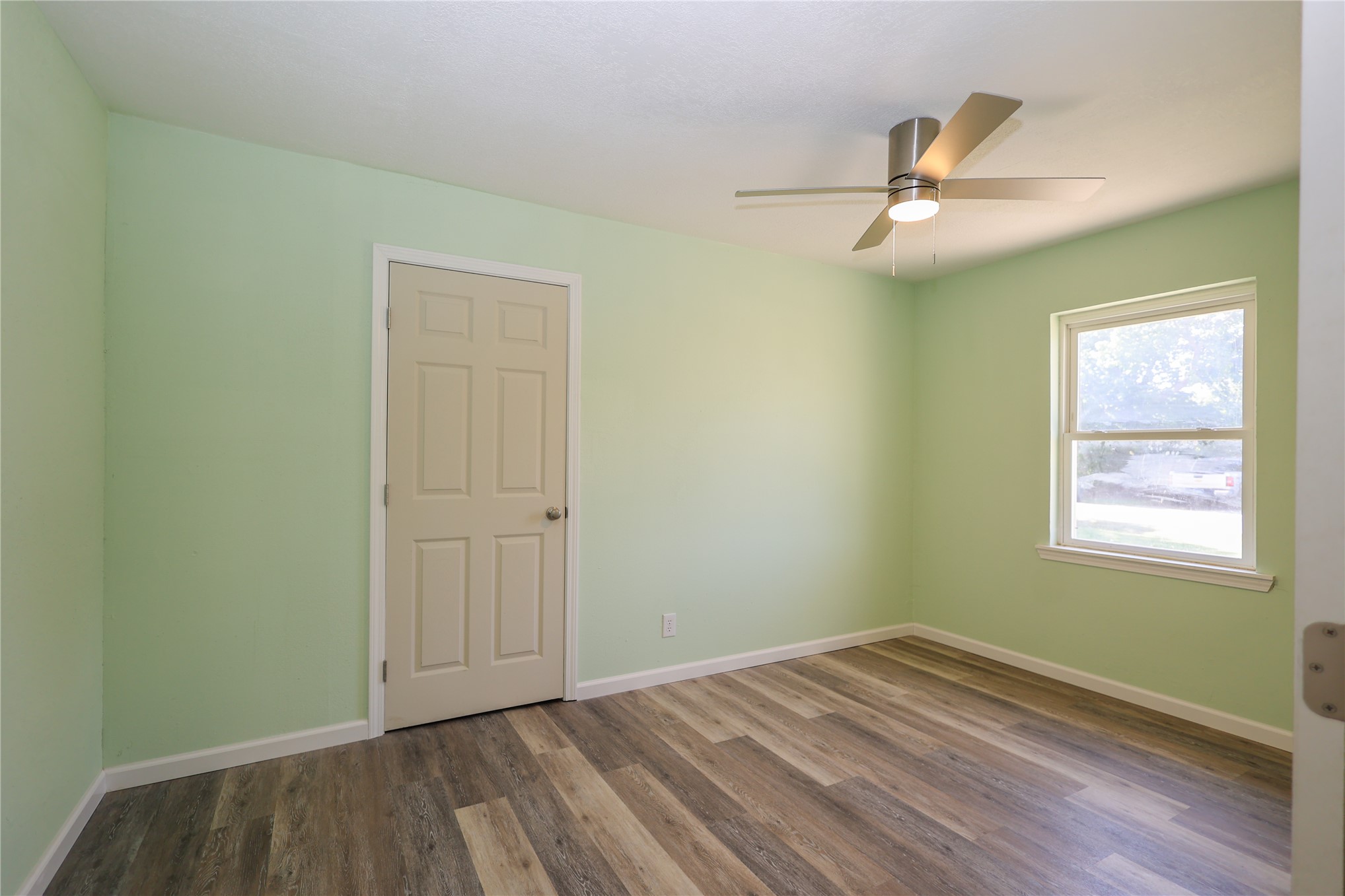 1324 Red Bud Drive Property Photo 2