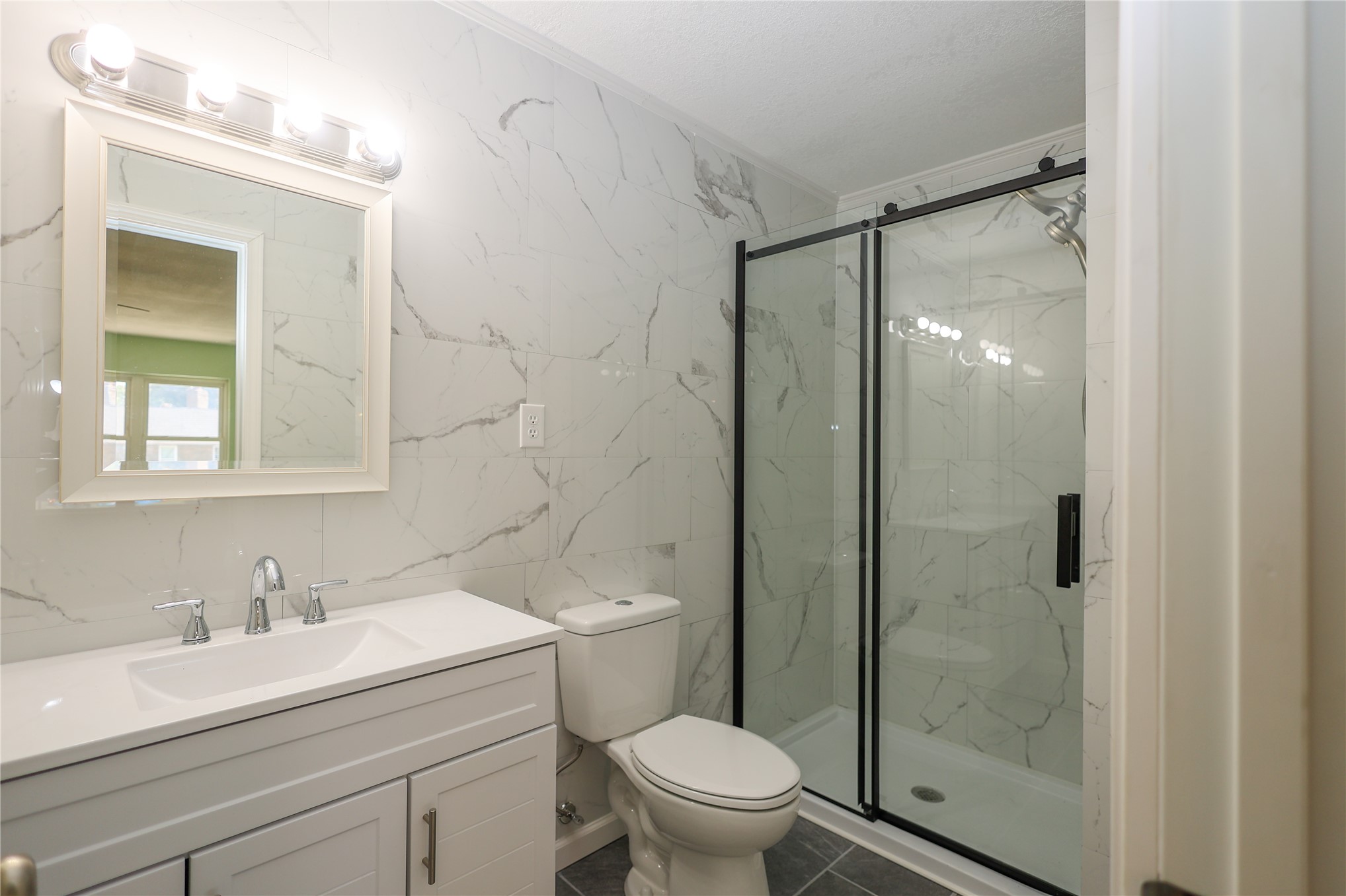 1324 Red Bud Drive Property Photo 4