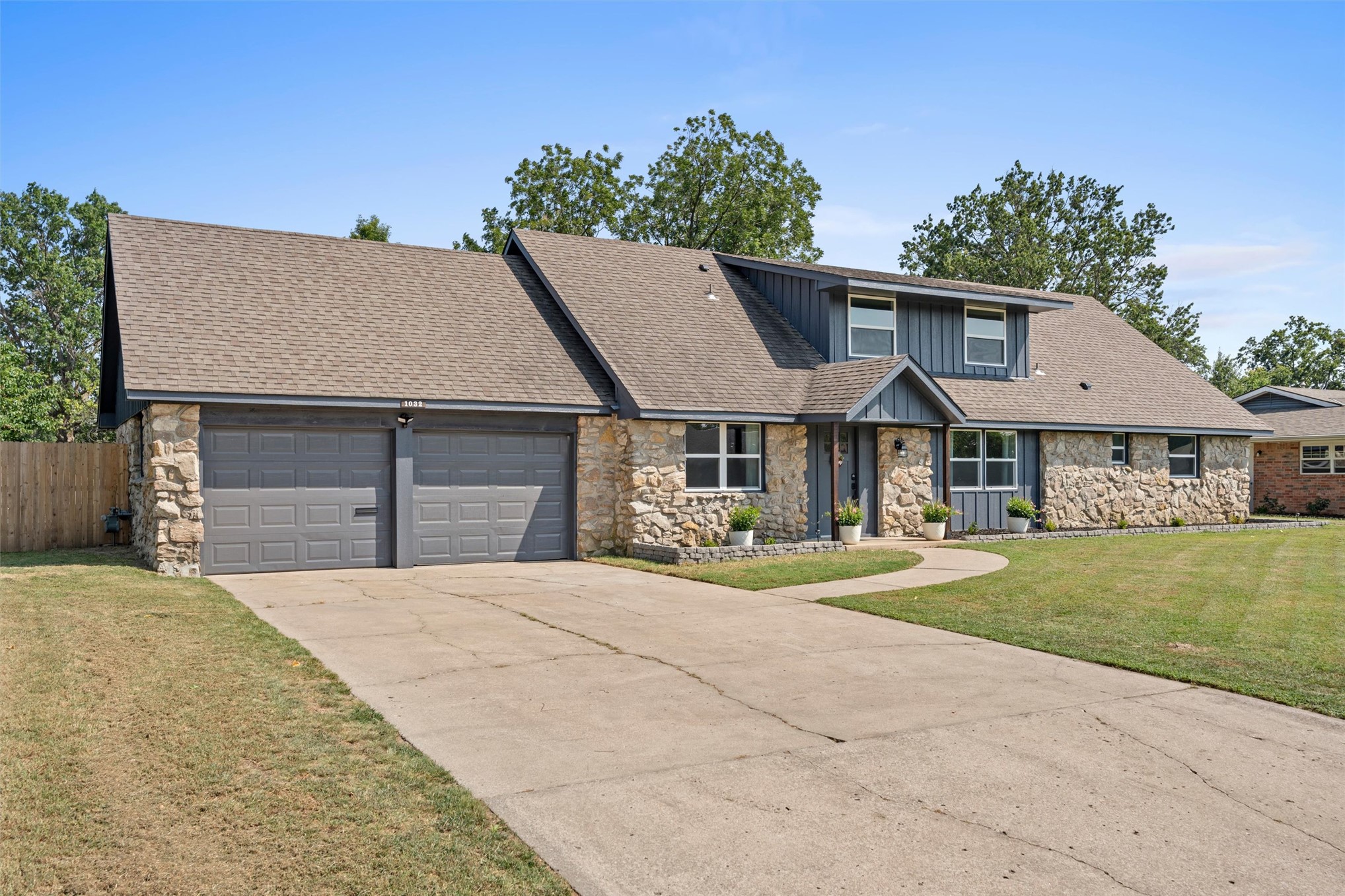 1032 Grandview Property Photo 1