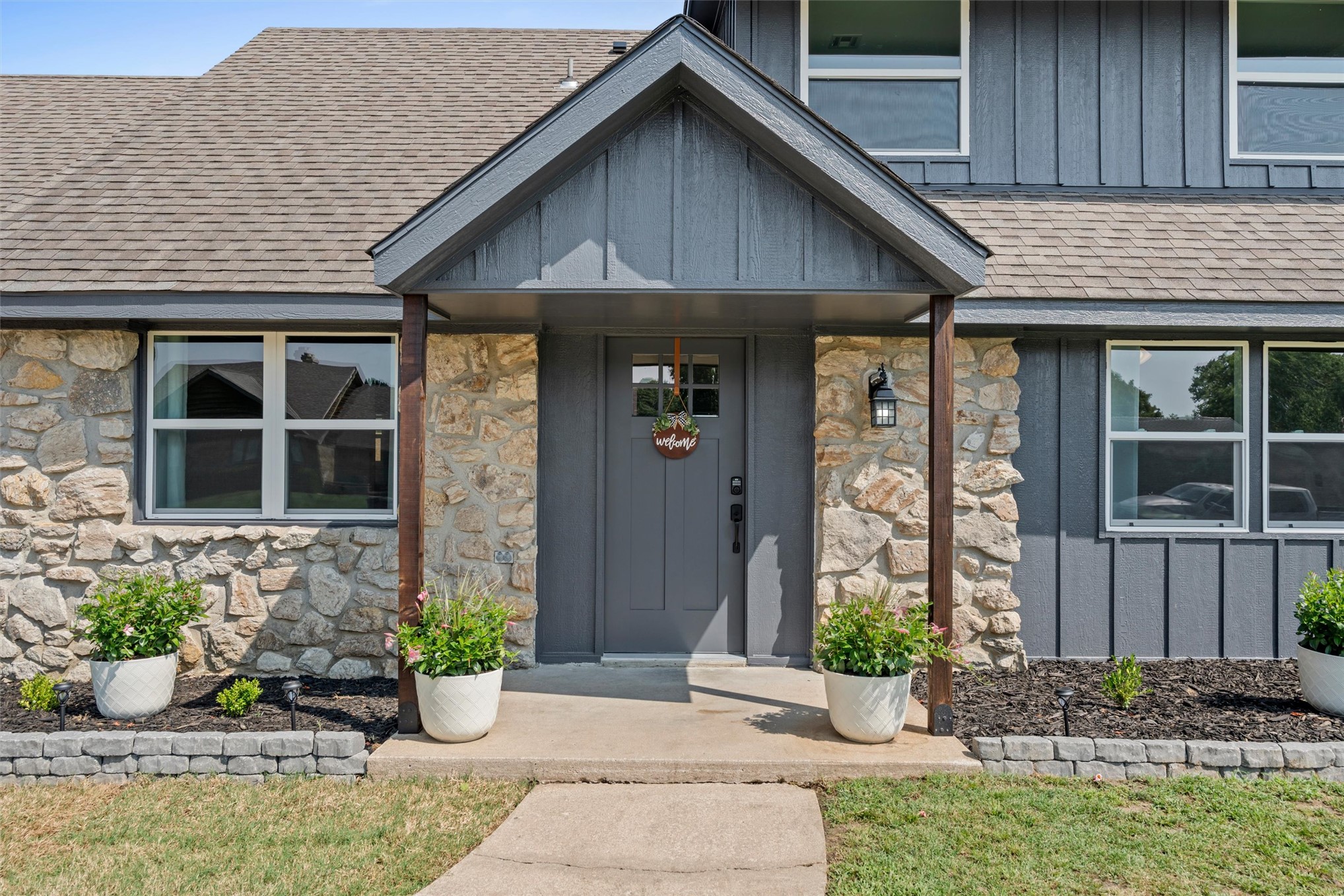 1032 Grandview Property Photo 3