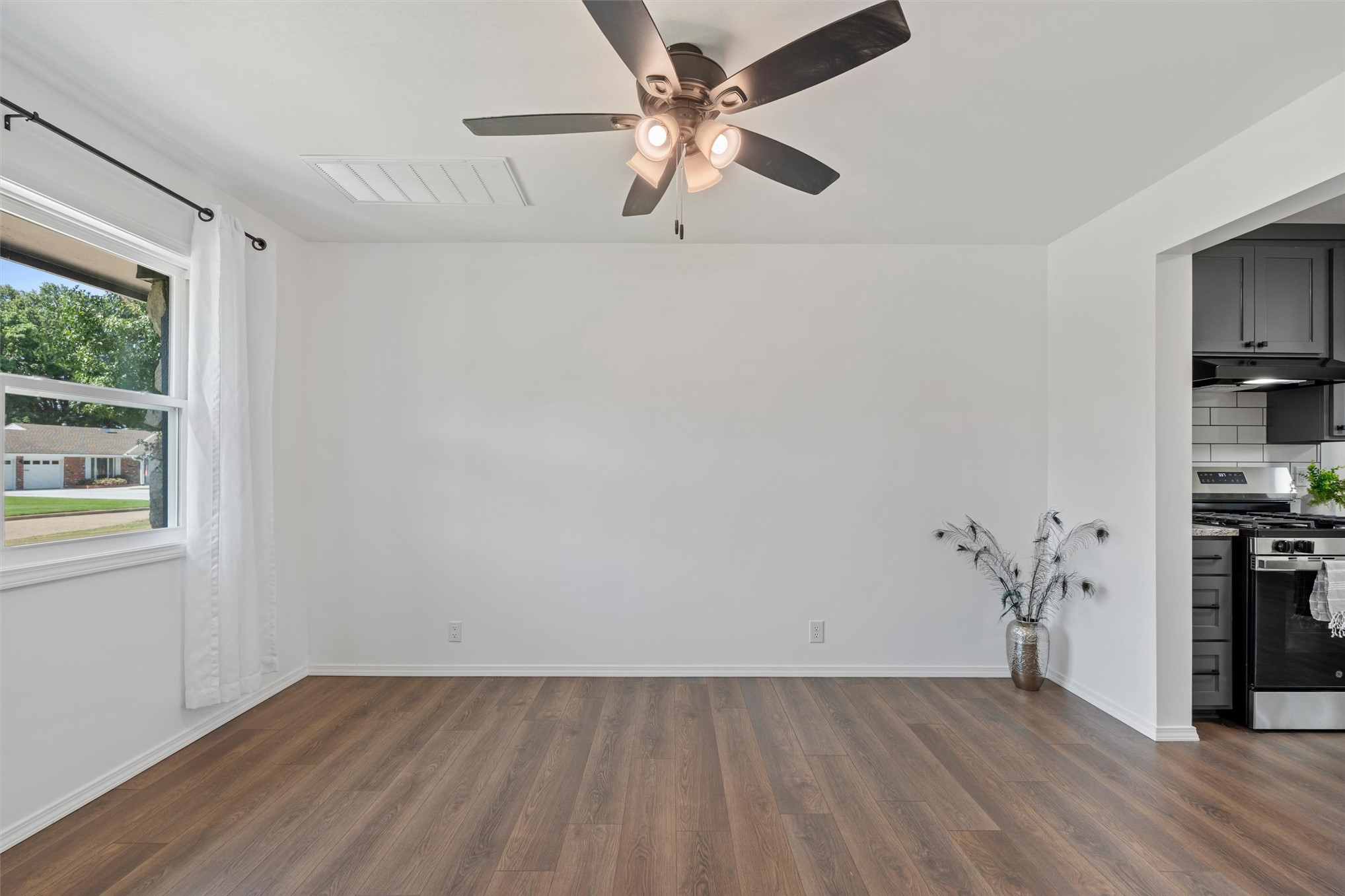 1032 Grandview Property Photo 7