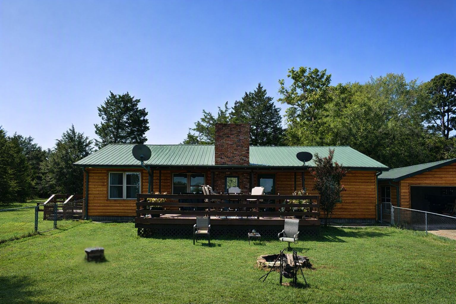 417622 E 1910 Road Property Photo 1