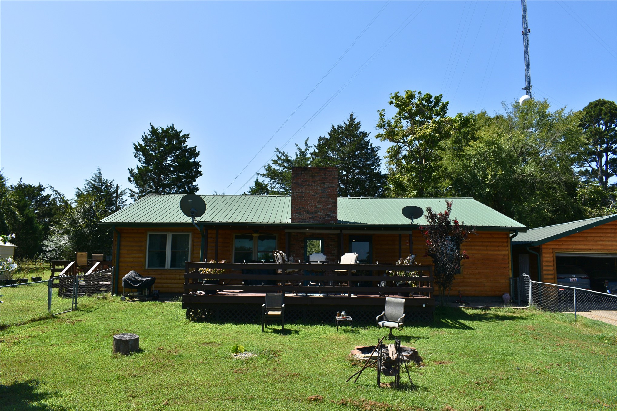 417622 E 1910 Road Property Photo 3