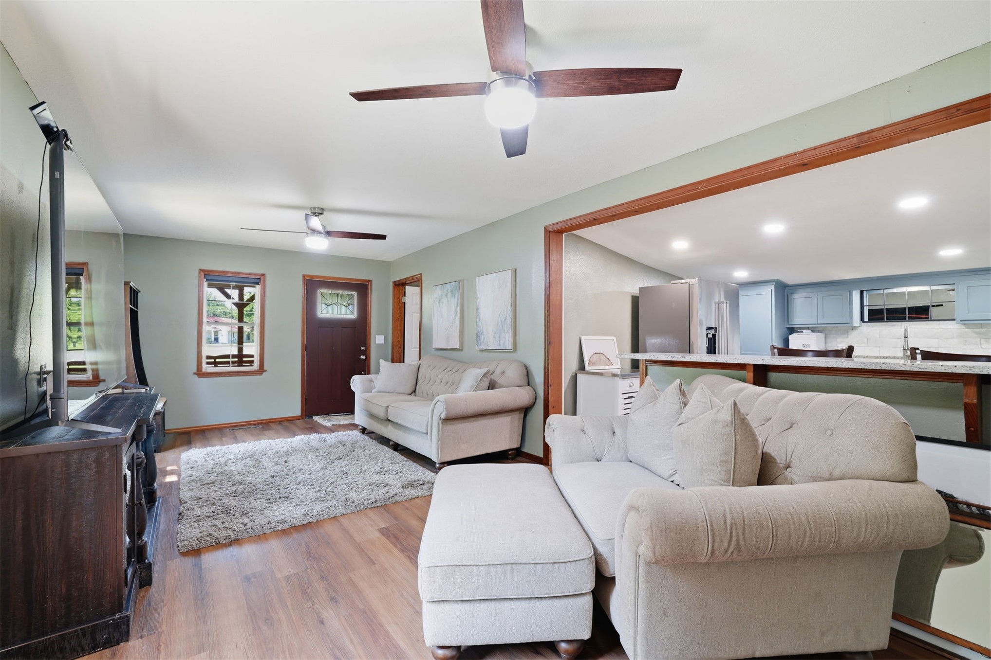 210 Main Property Photo 6