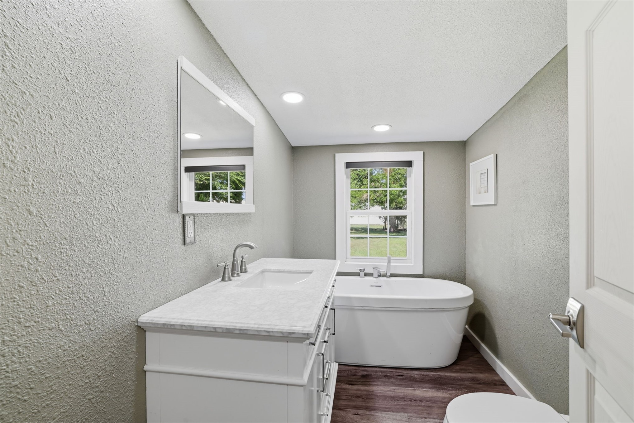 210 Main Property Photo 11