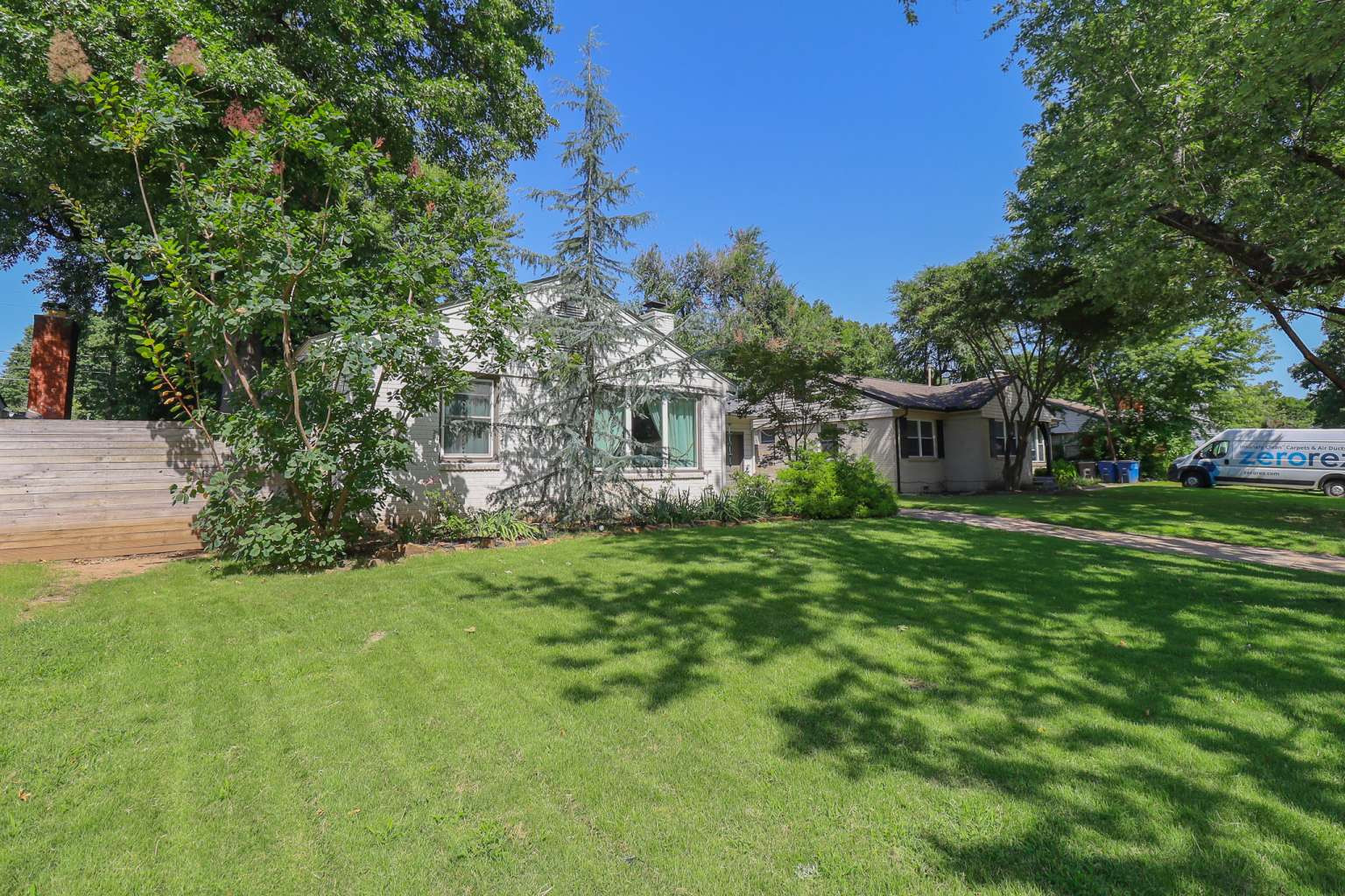 4918 S Madison Avenue Property Photo 3