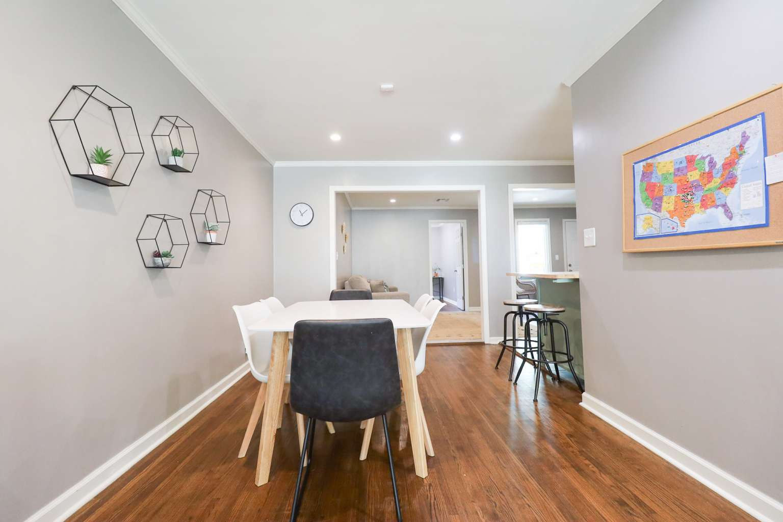 4918 S Madison Avenue Property Photo 10