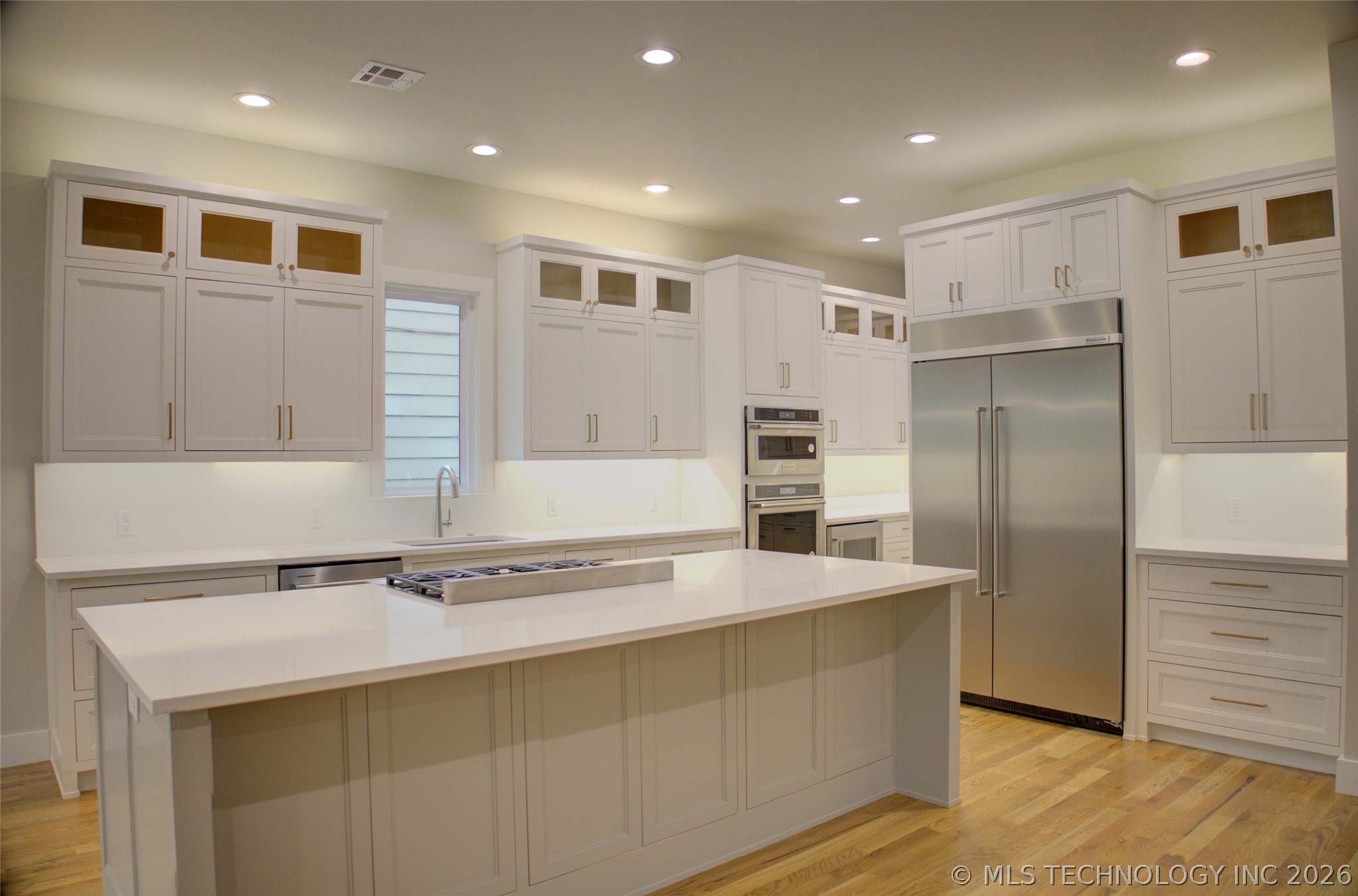 211 E 34th Street Property Photo 12