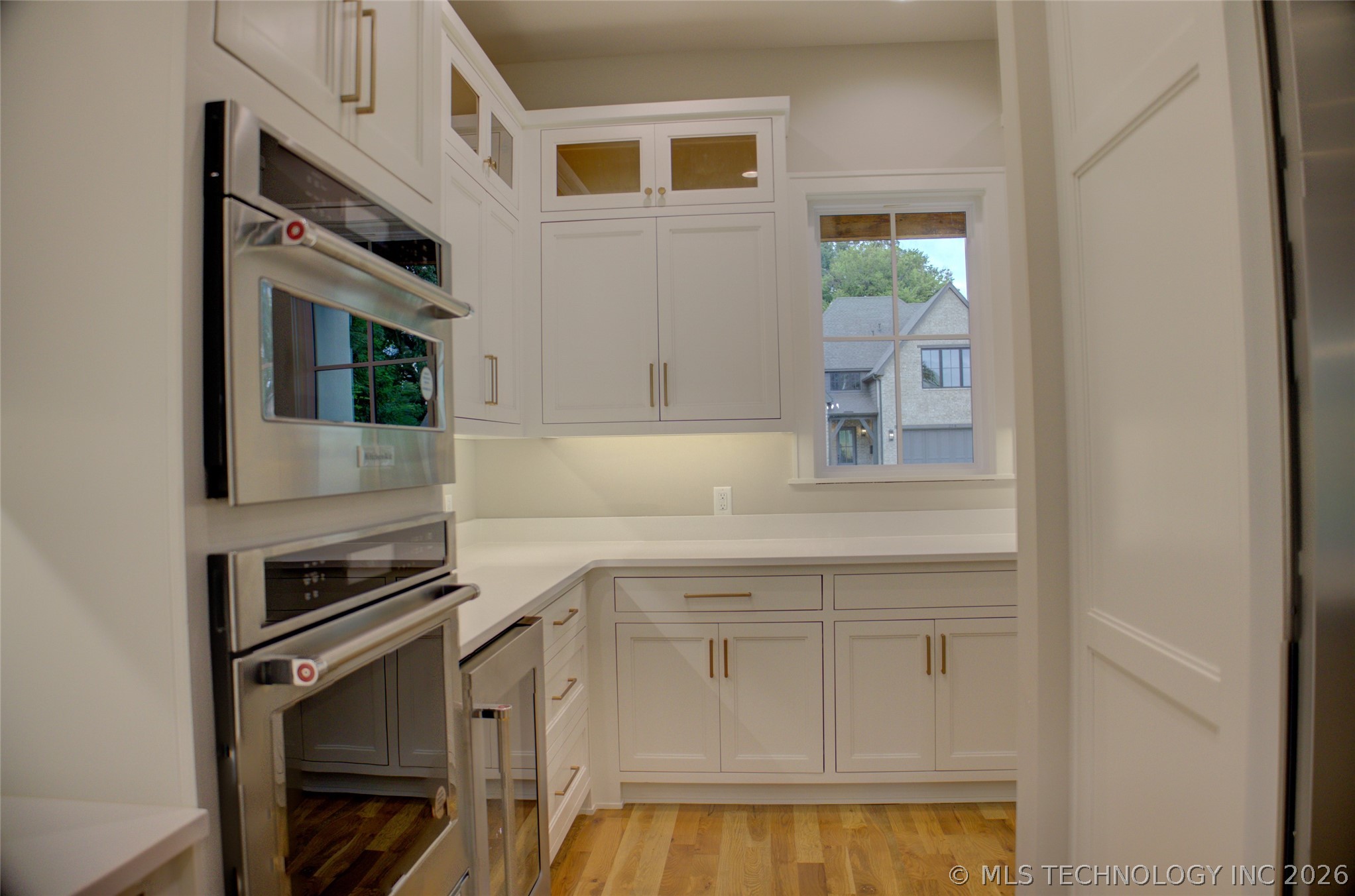 211 E 34th Street Property Photo 18