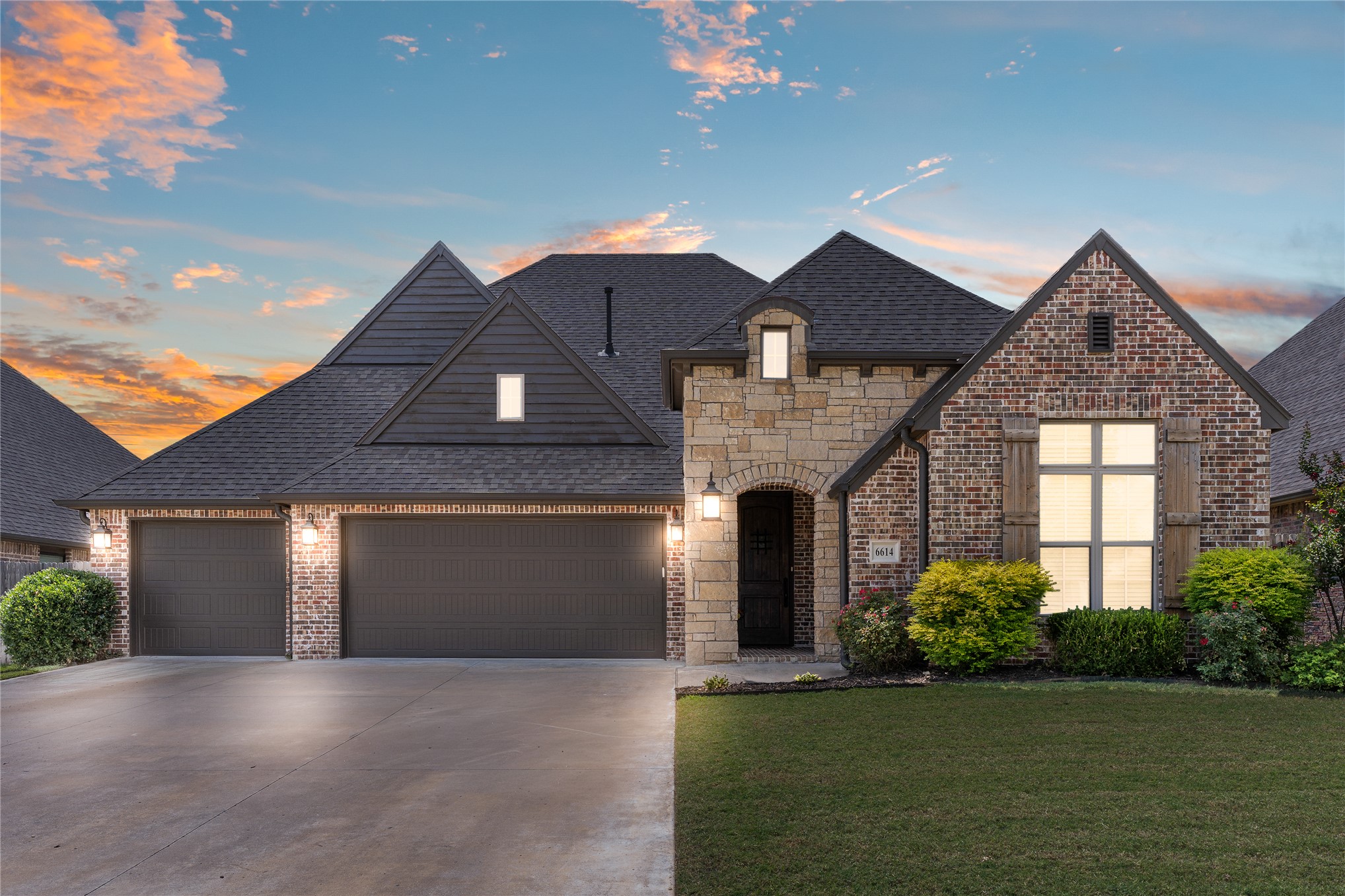 6614 S Willow Place Property Photo