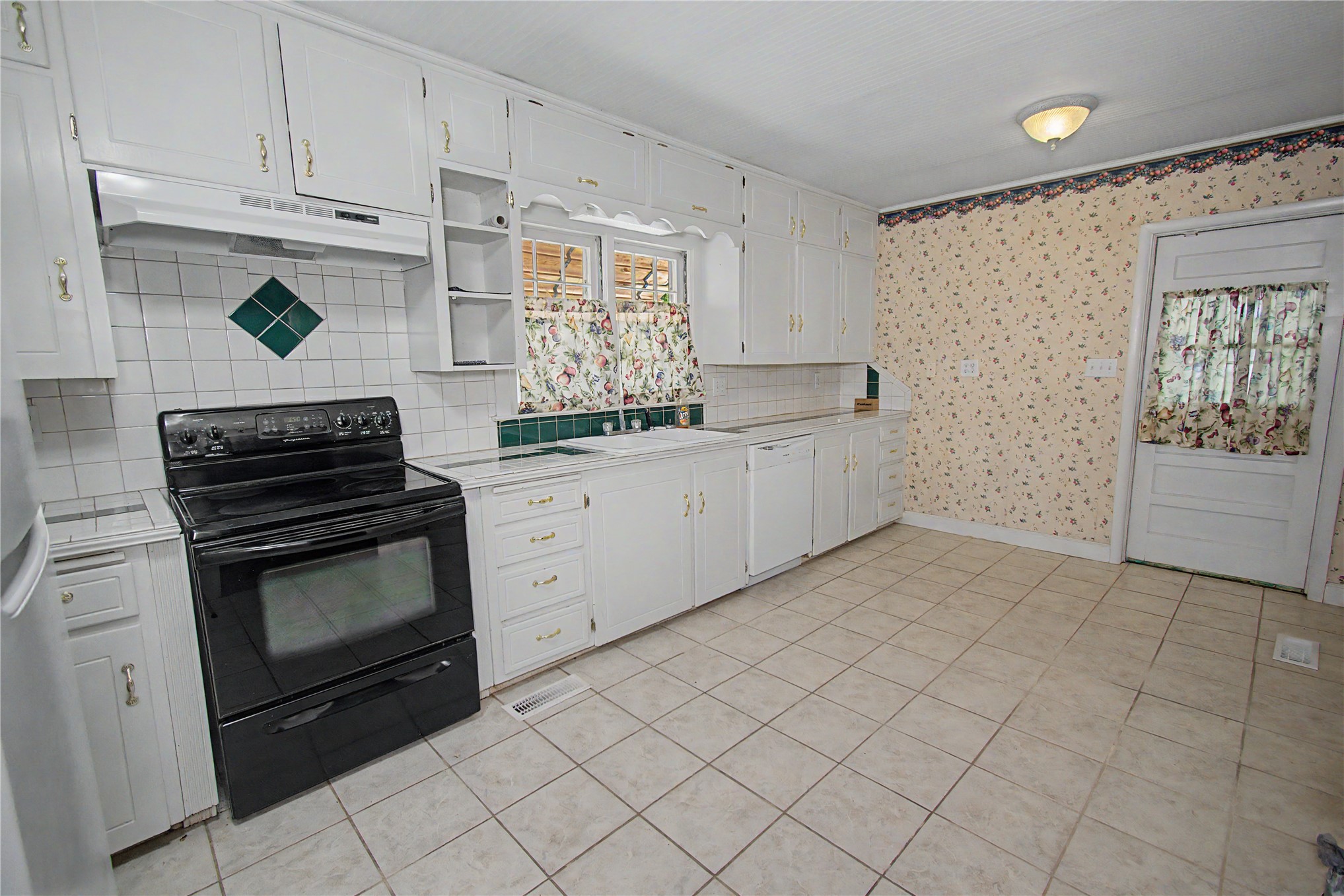 1502 Hayes Street Property Photo 8
