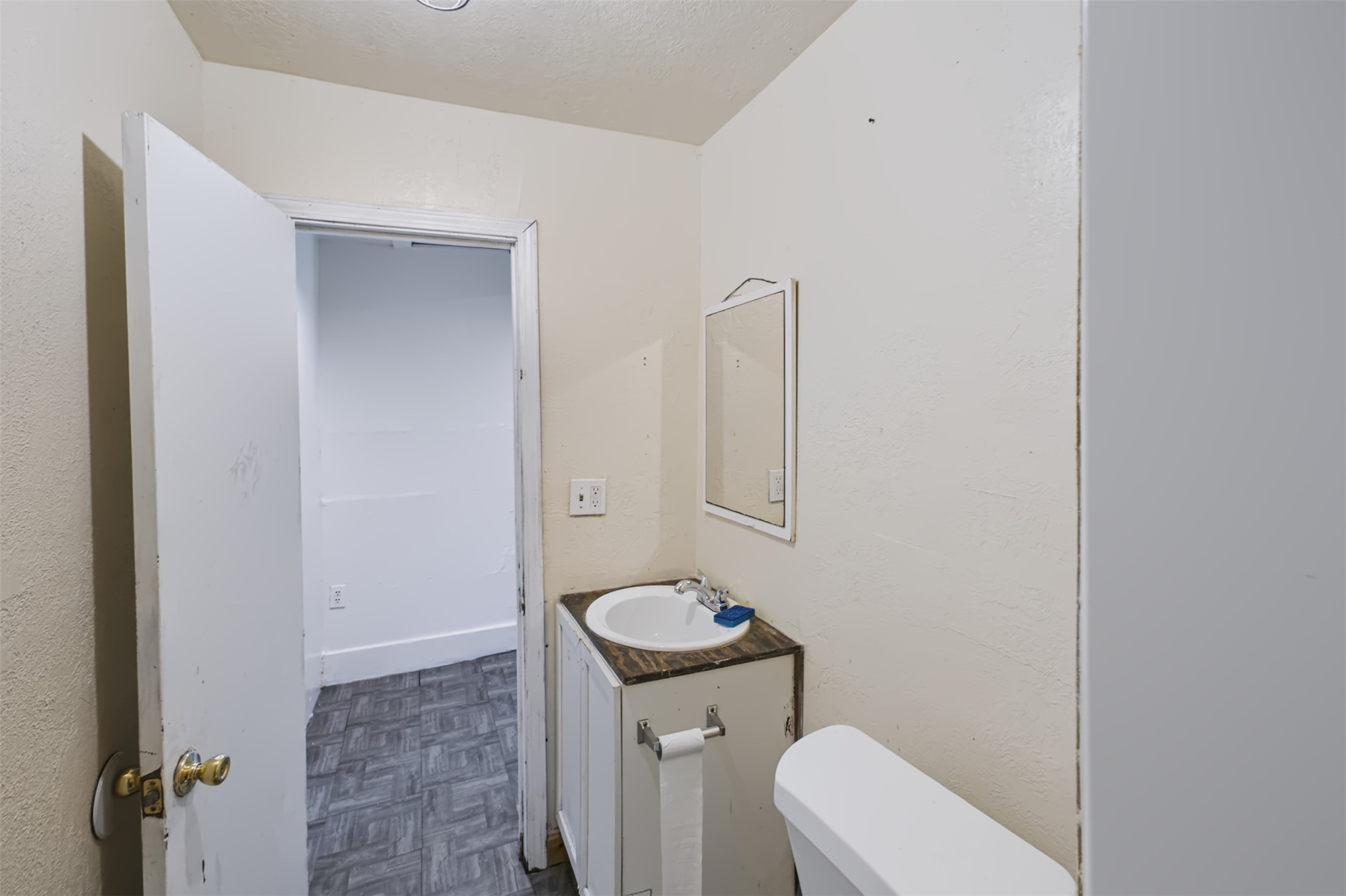 928 E Corona Property Photo 16