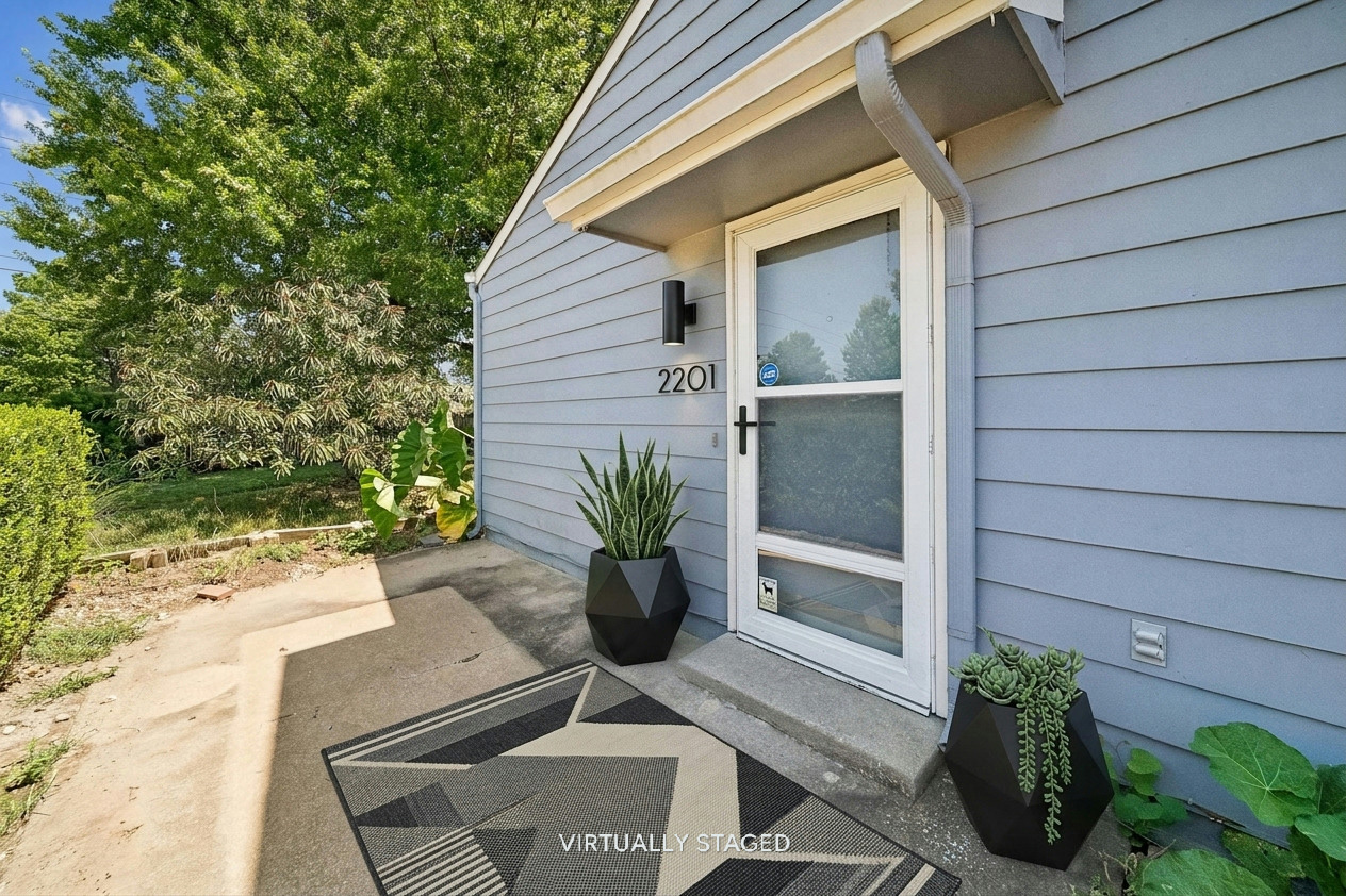 2201 W Quantico Street Property Photo 5