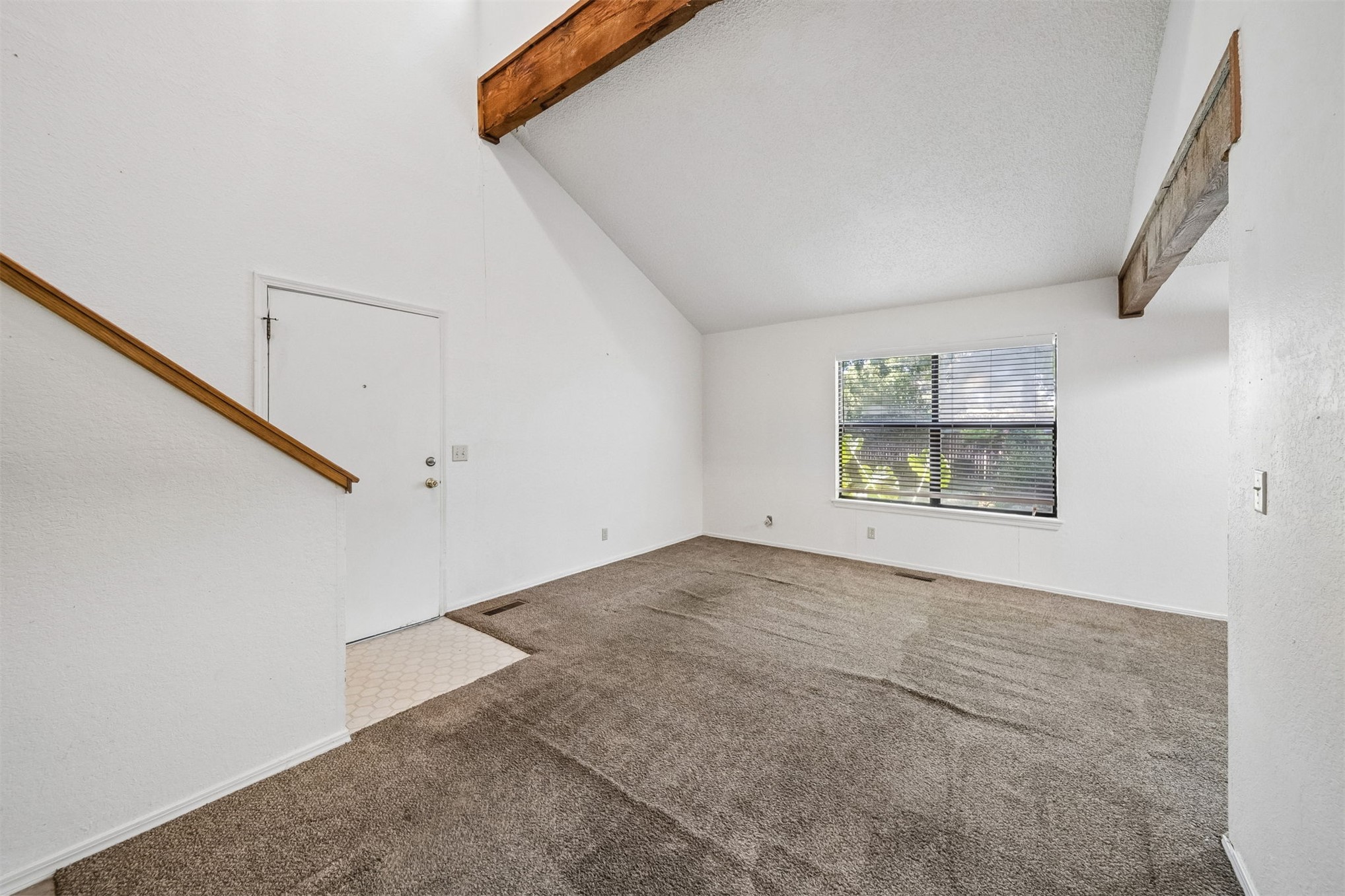 2201 W Quantico Street Property Photo 7