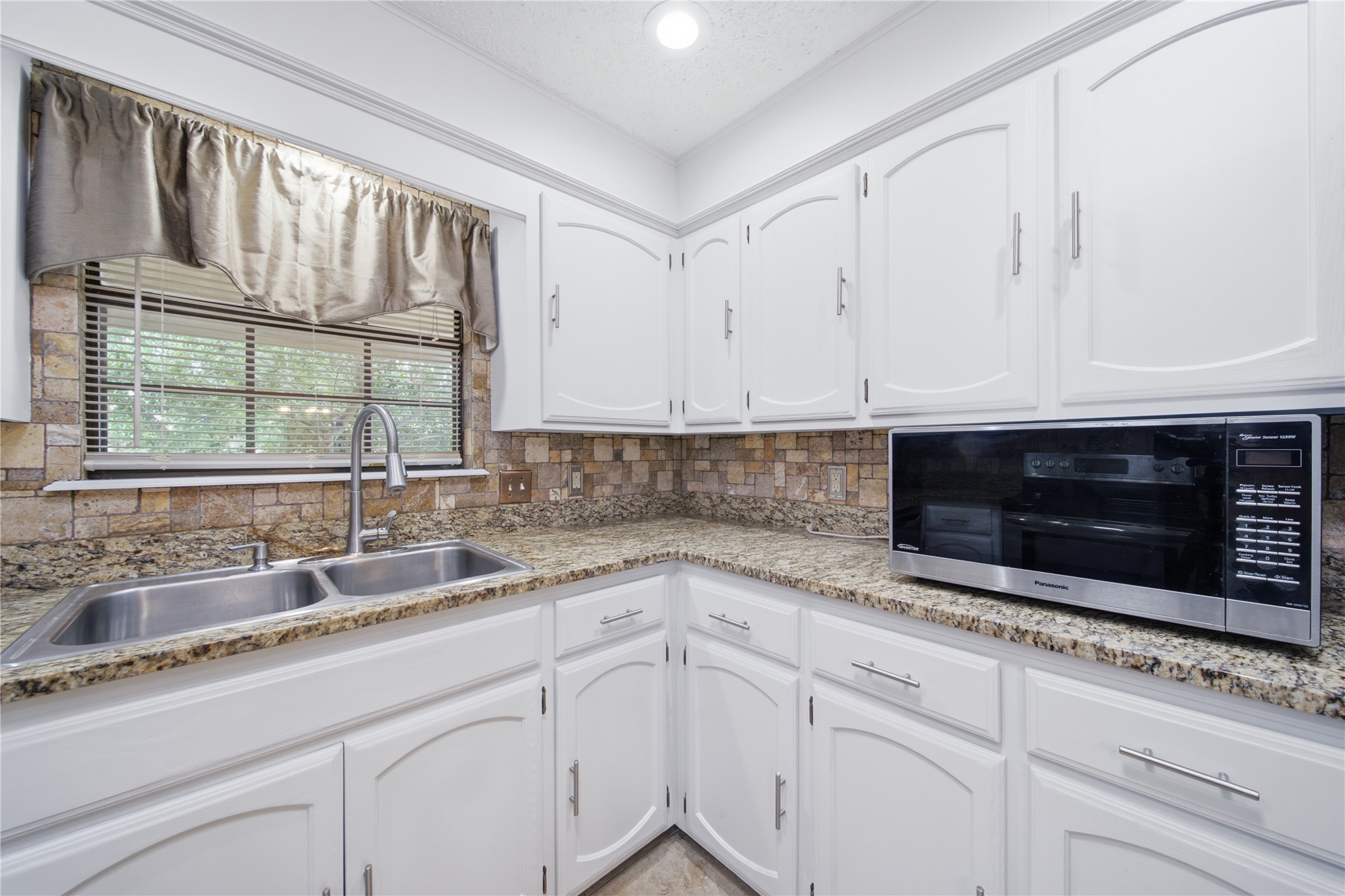 7629 E 88th Place Property Photo 18