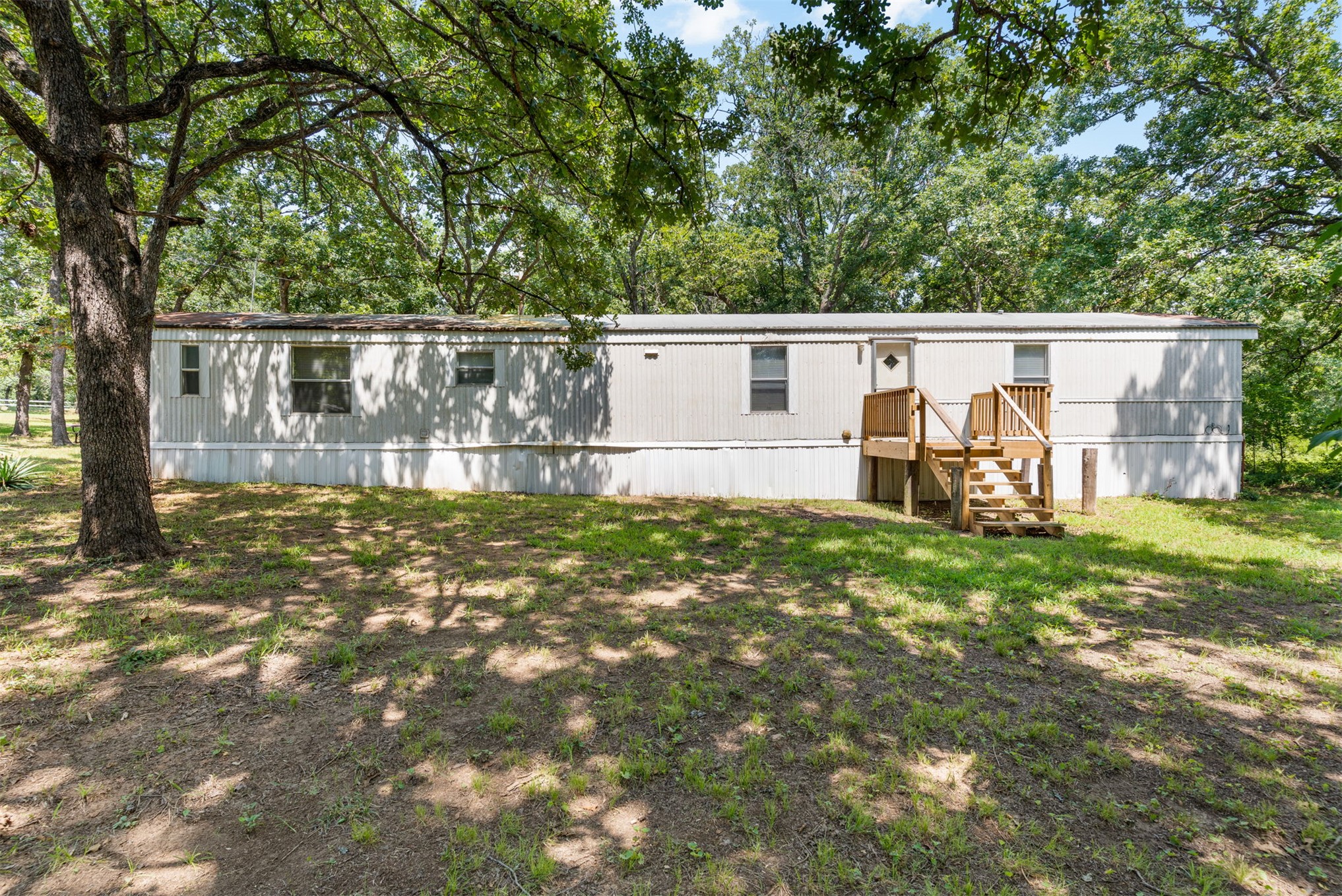 16122 S Maple Drive Property Photo 2
