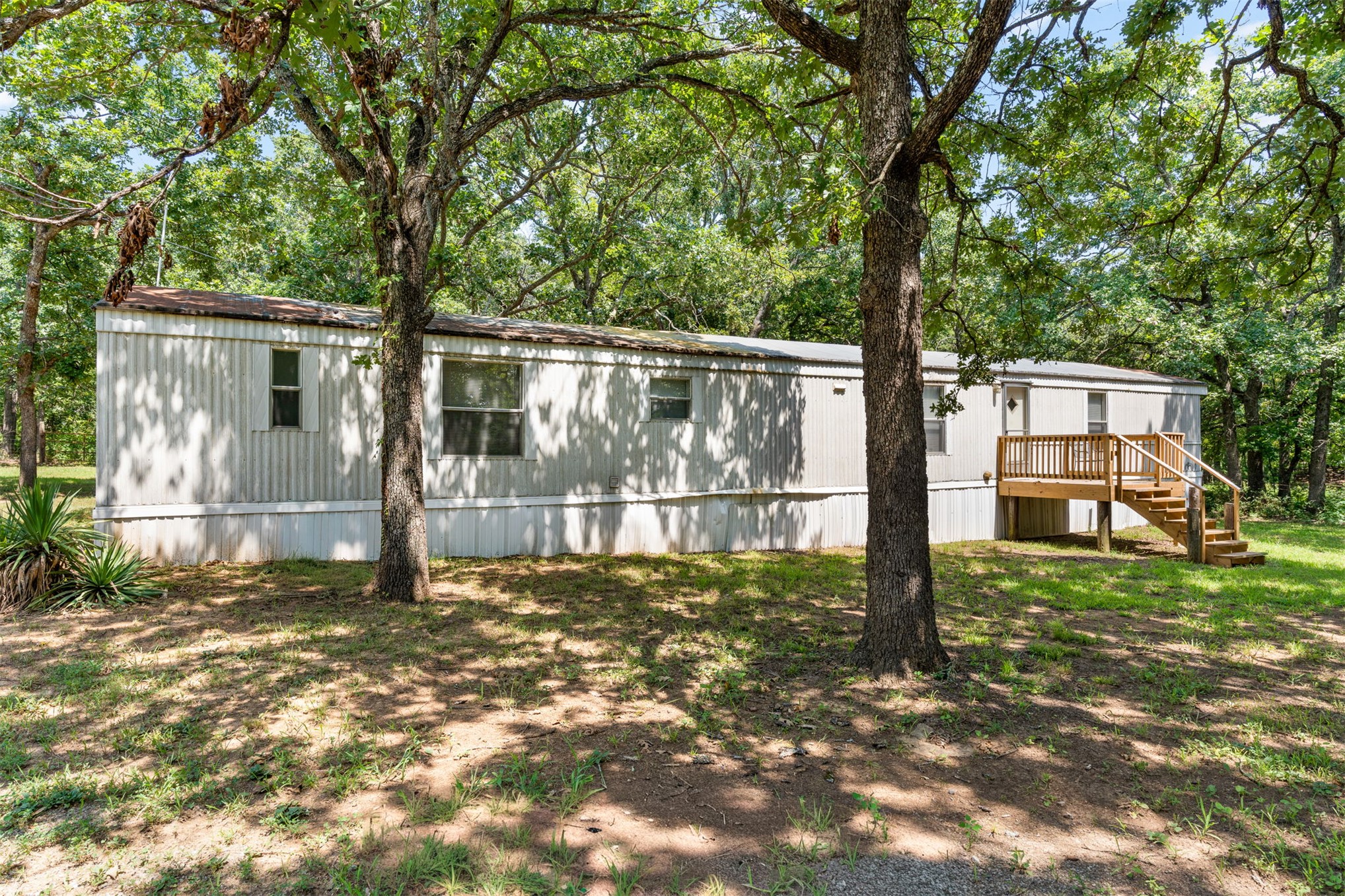 16122 S Maple Drive Property Photo 3