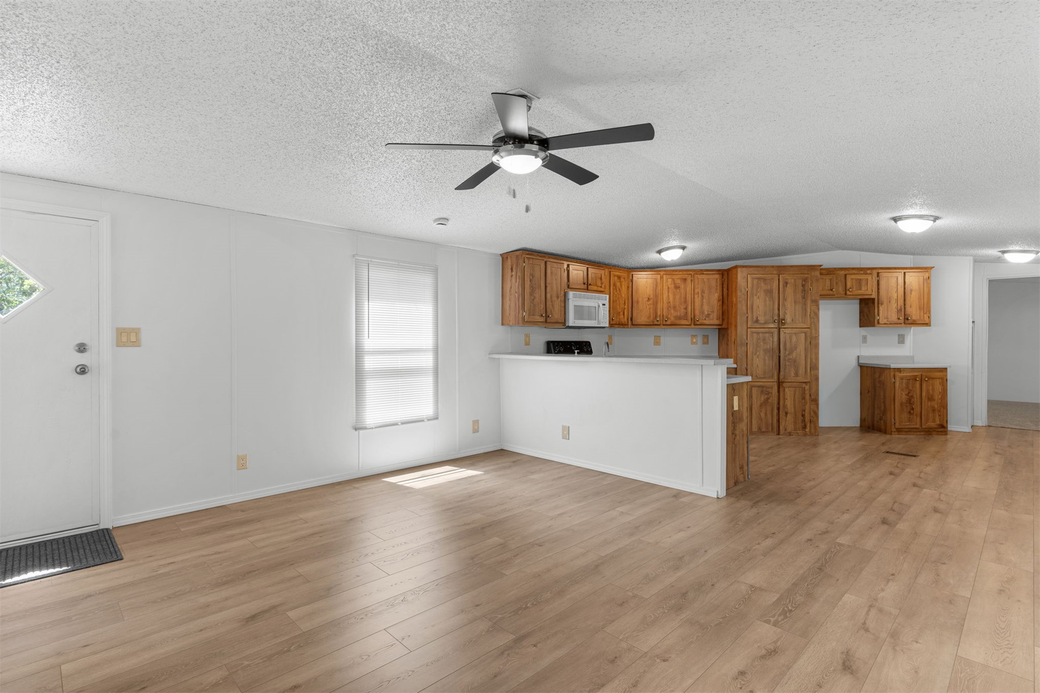 16122 S Maple Drive Property Photo 6