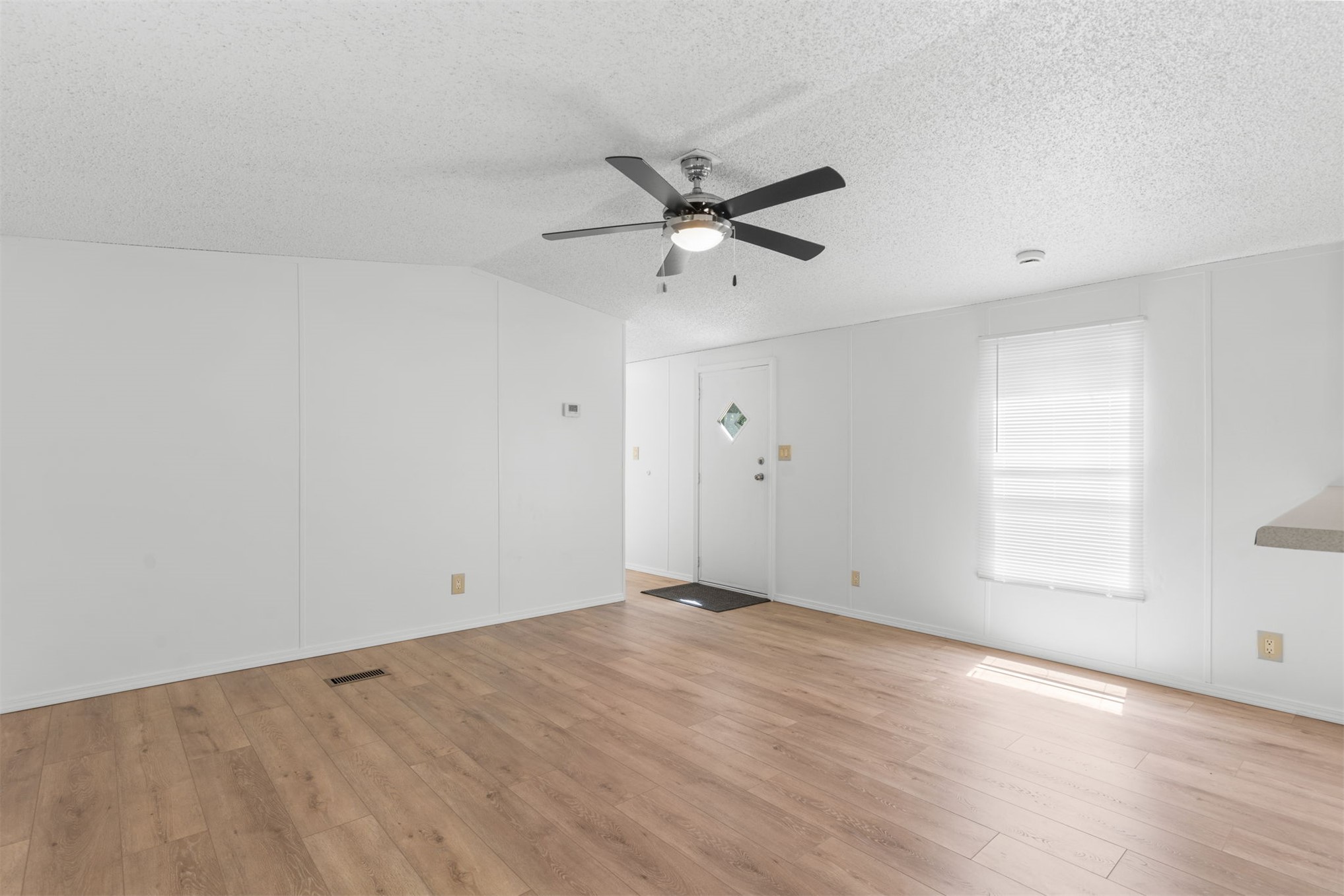 16122 S Maple Drive Property Photo 7