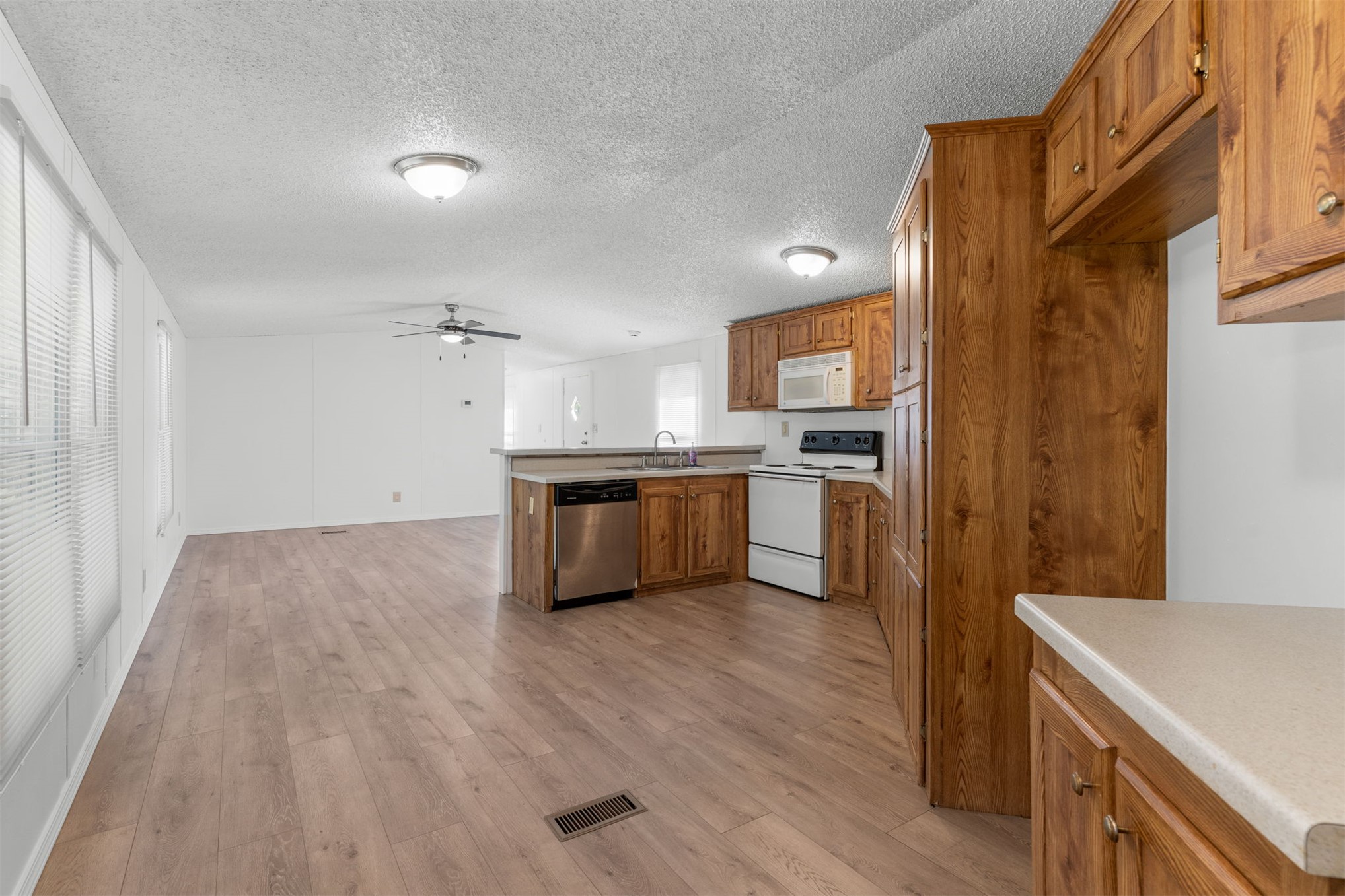 16122 S Maple Drive Property Photo 13