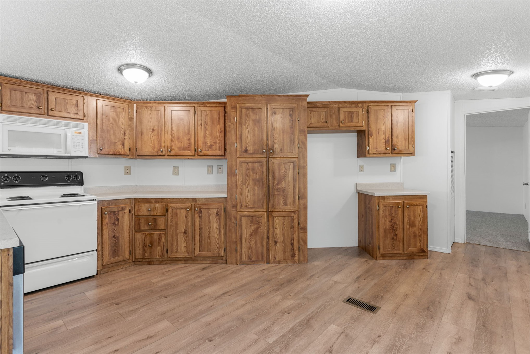 16122 S Maple Drive Property Photo 15