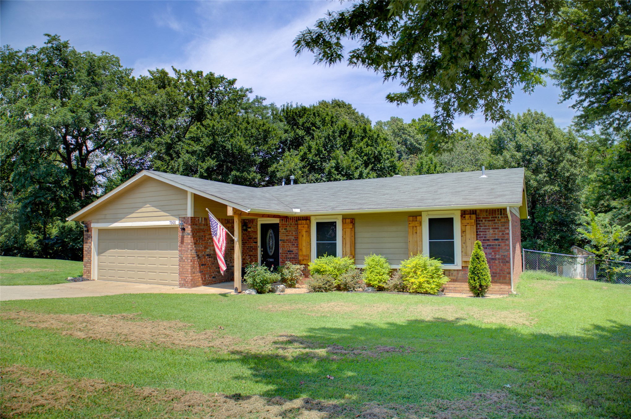 7501 S Juniper Place Property Photo 1