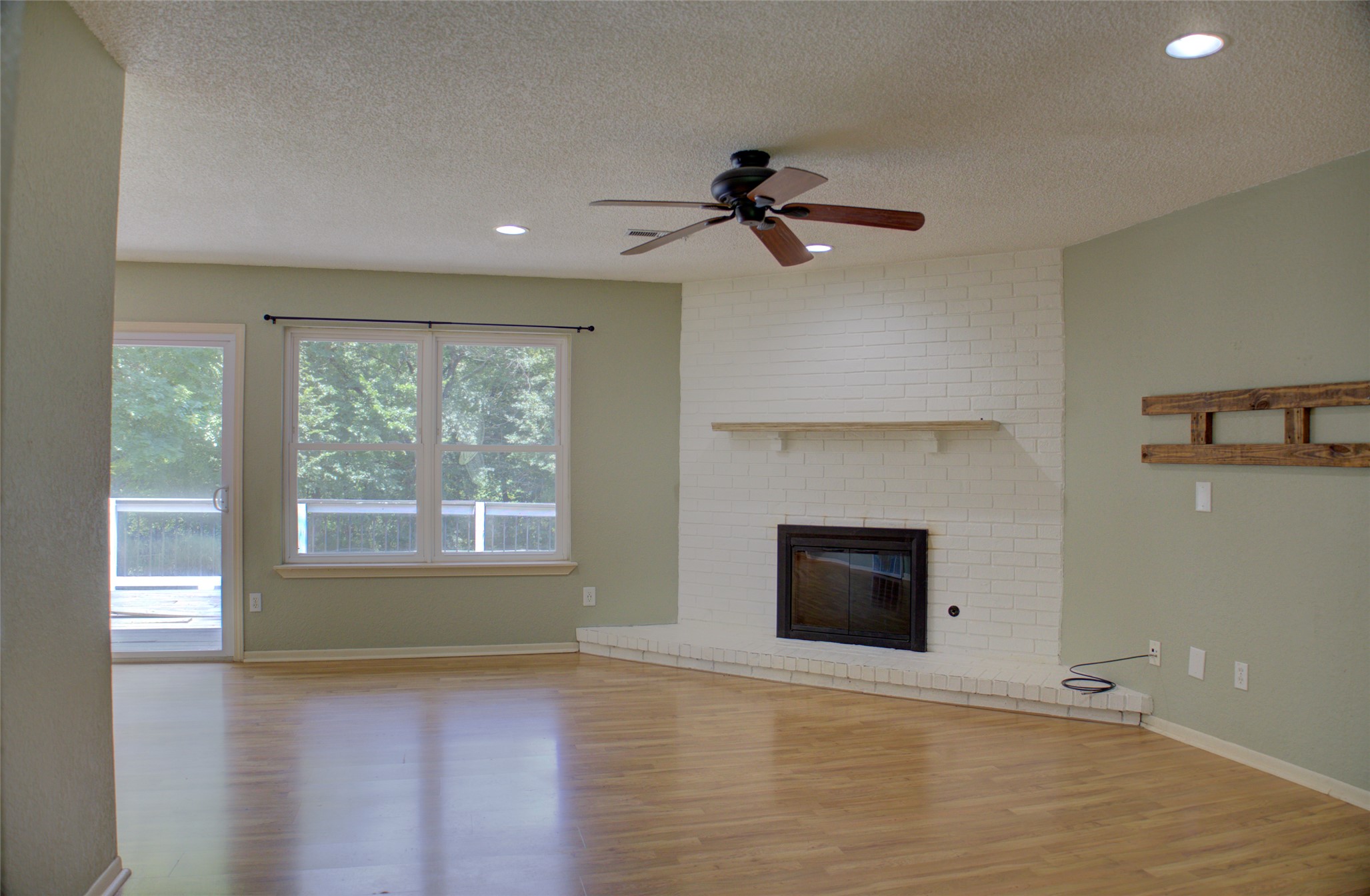 7501 S Juniper Place Property Photo 4