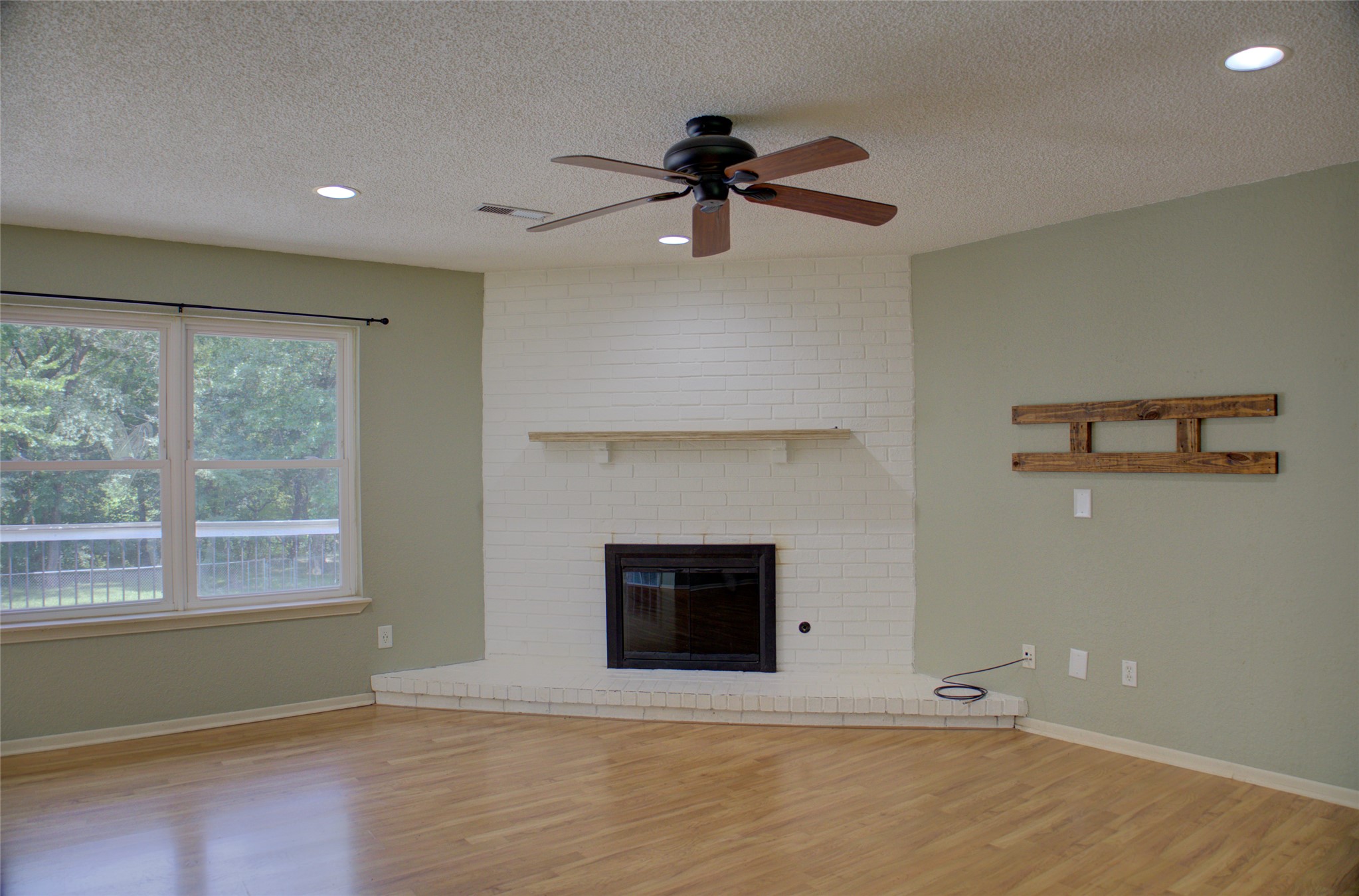 7501 S Juniper Place Property Photo 5