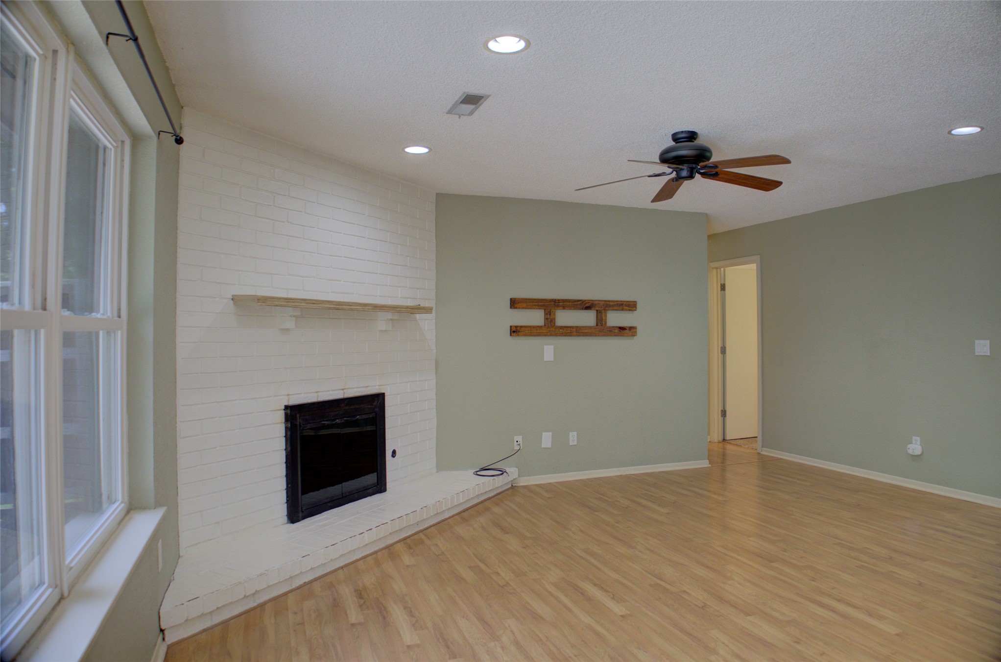 7501 S Juniper Place Property Photo 6