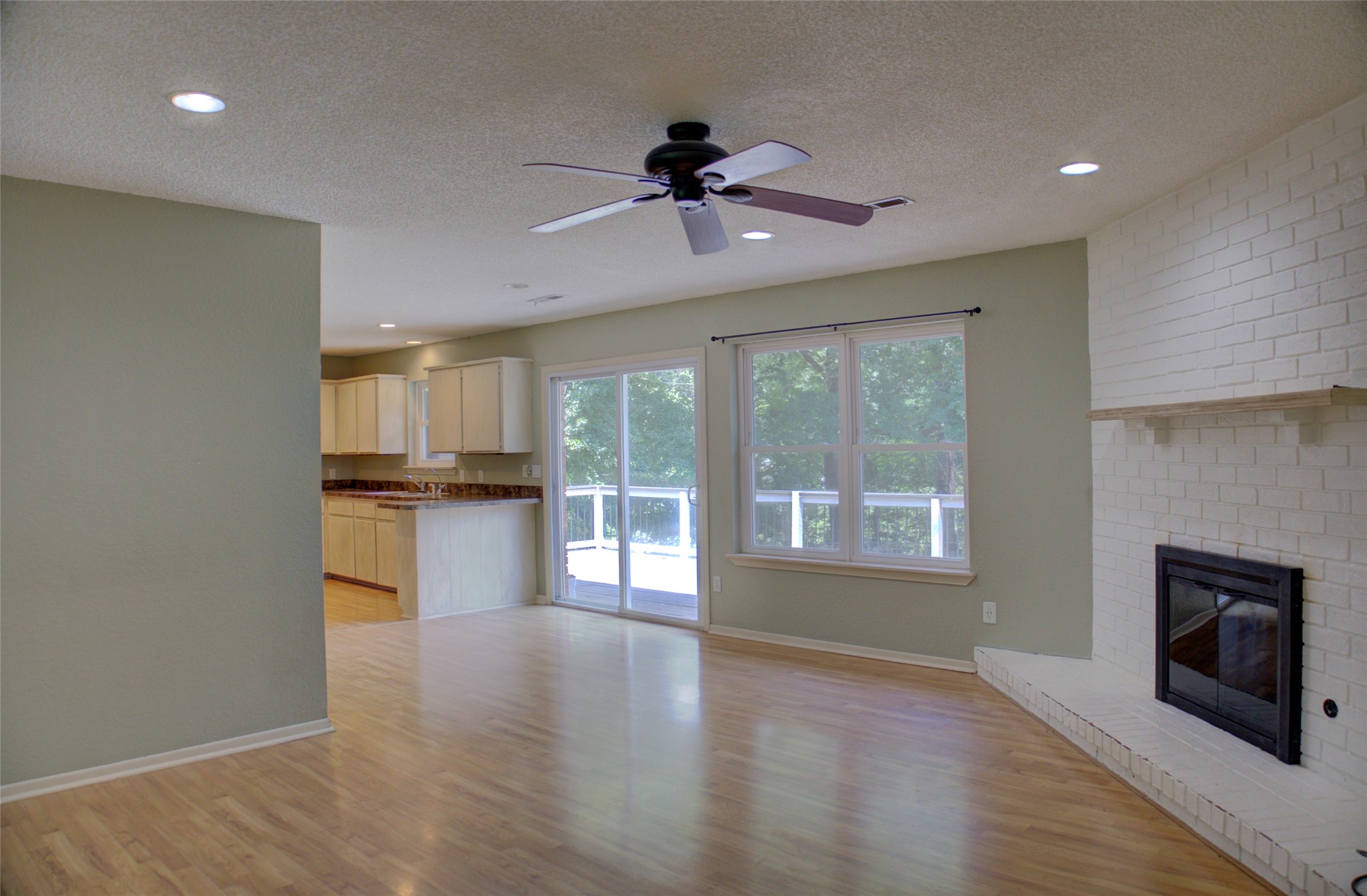 7501 S Juniper Place Property Photo 8