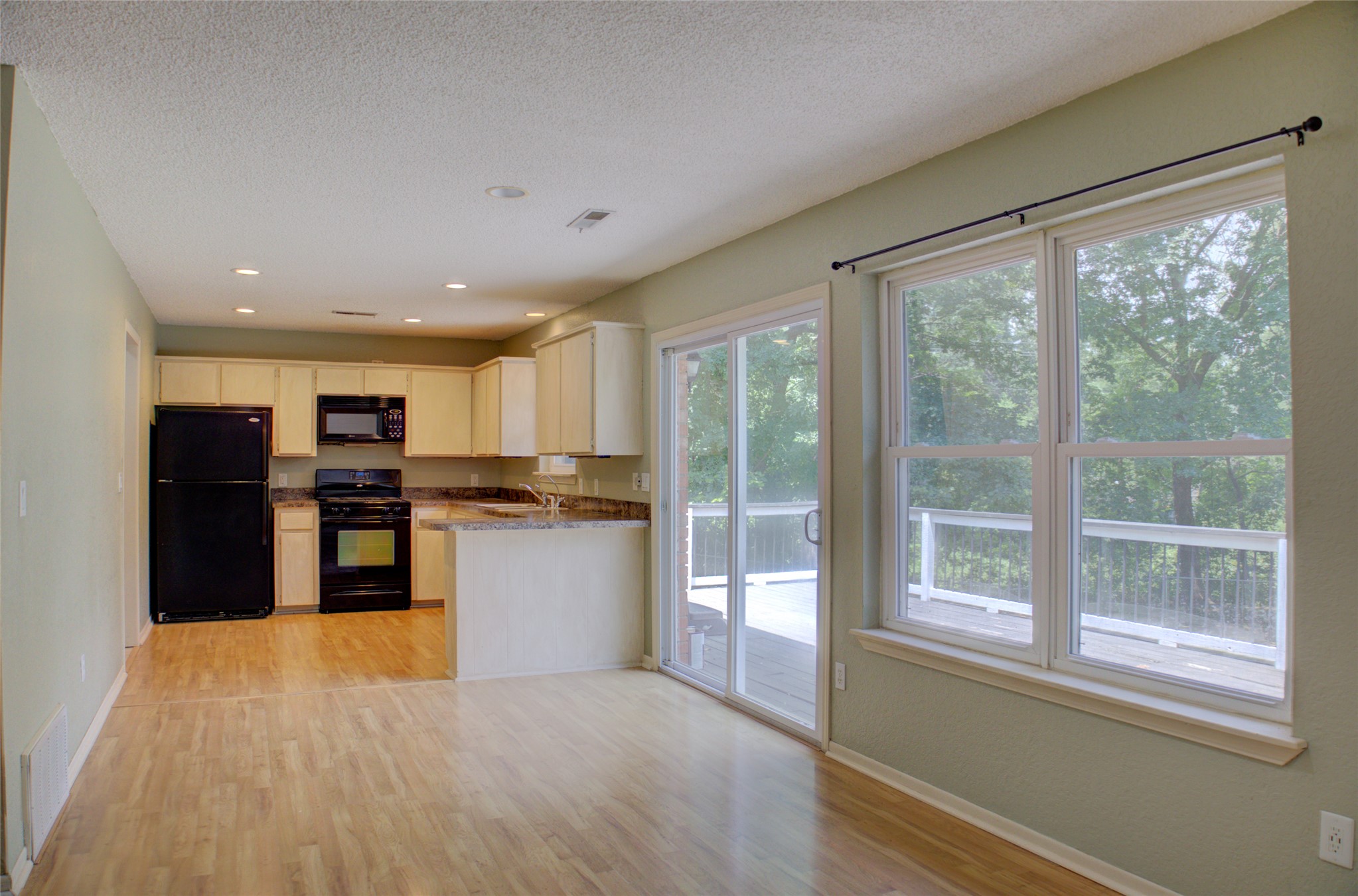 7501 S Juniper Place Property Photo 9