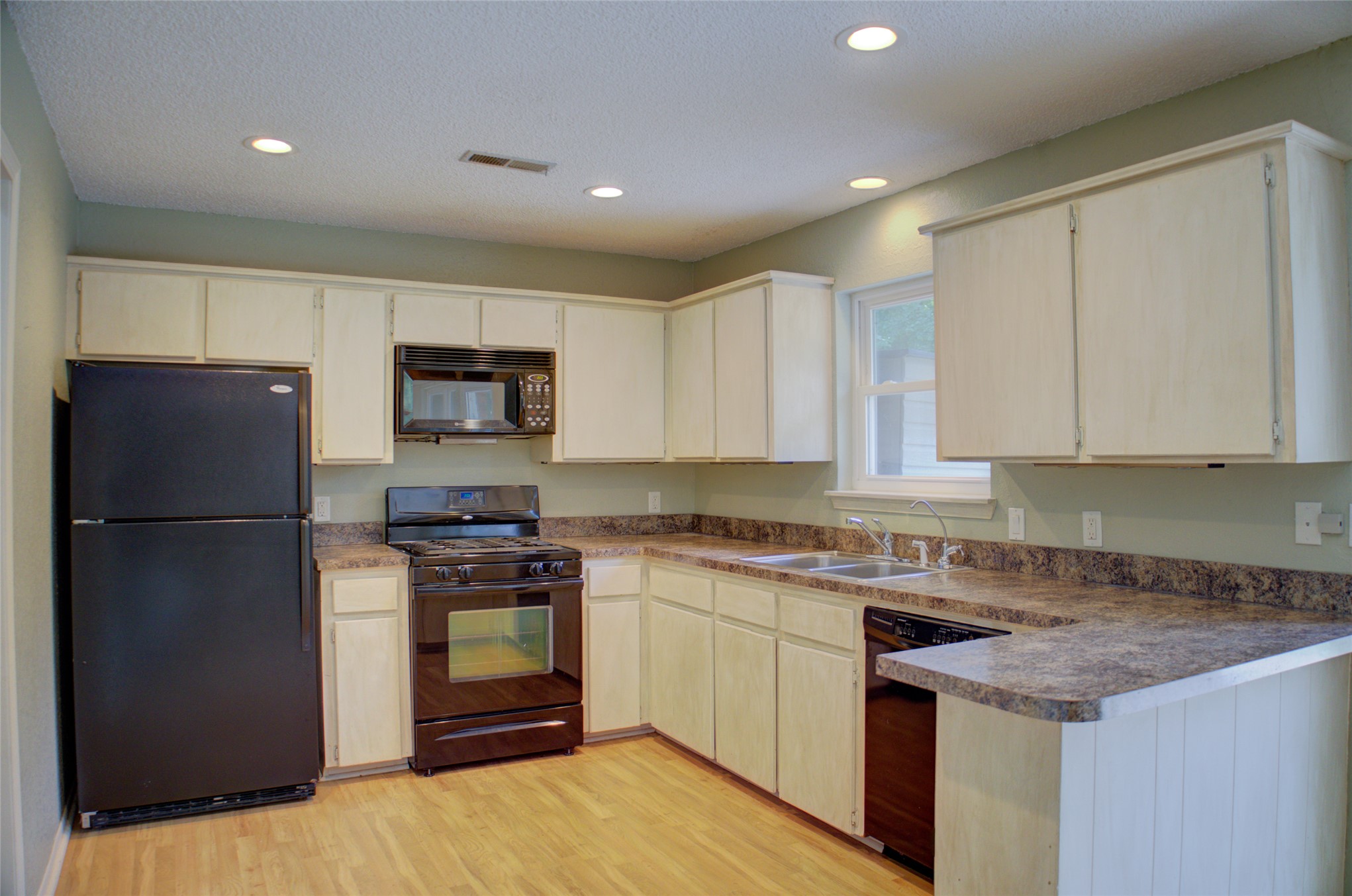 7501 S Juniper Place Property Photo 12