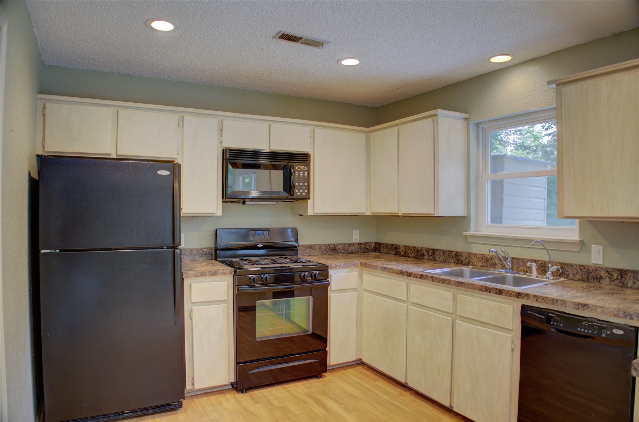7501 S Juniper Place Property Photo 14