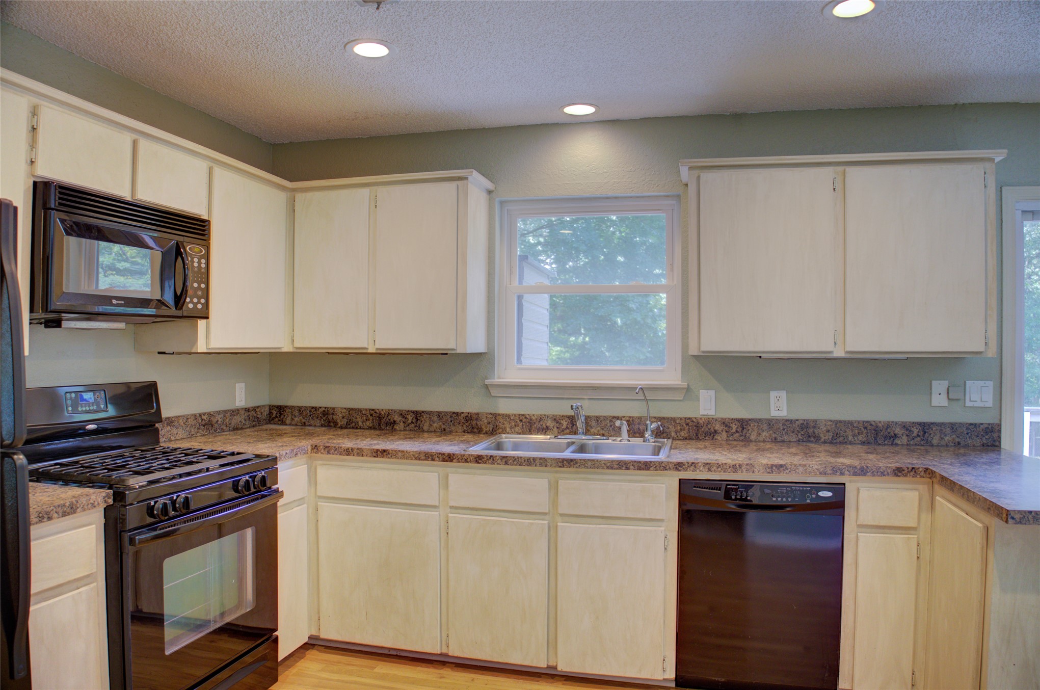7501 S Juniper Place Property Photo 15