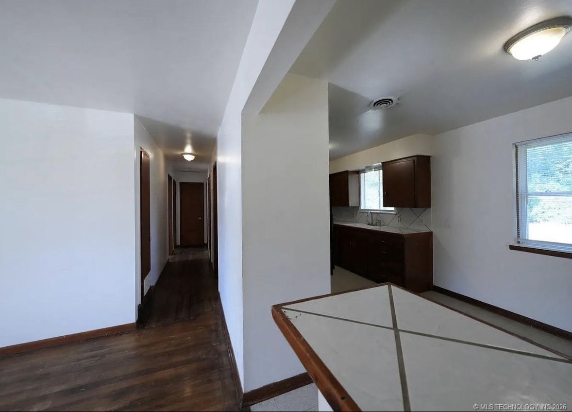 5462 N Johnstown Avenue Property Photo 2